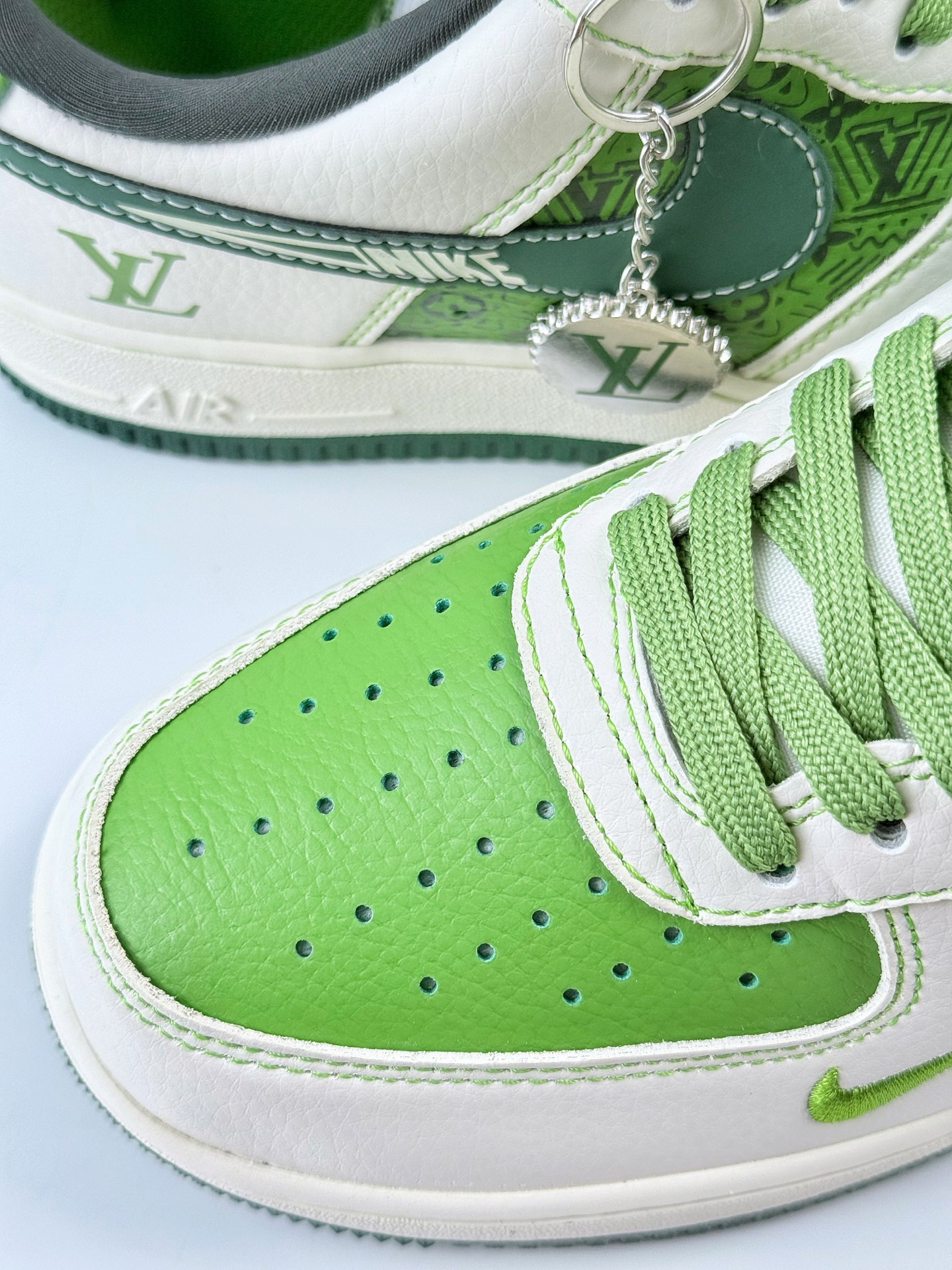 260 Nike Air Force 1 Low 07 x Louis Vuitton 白绿小钩 KK1988-086