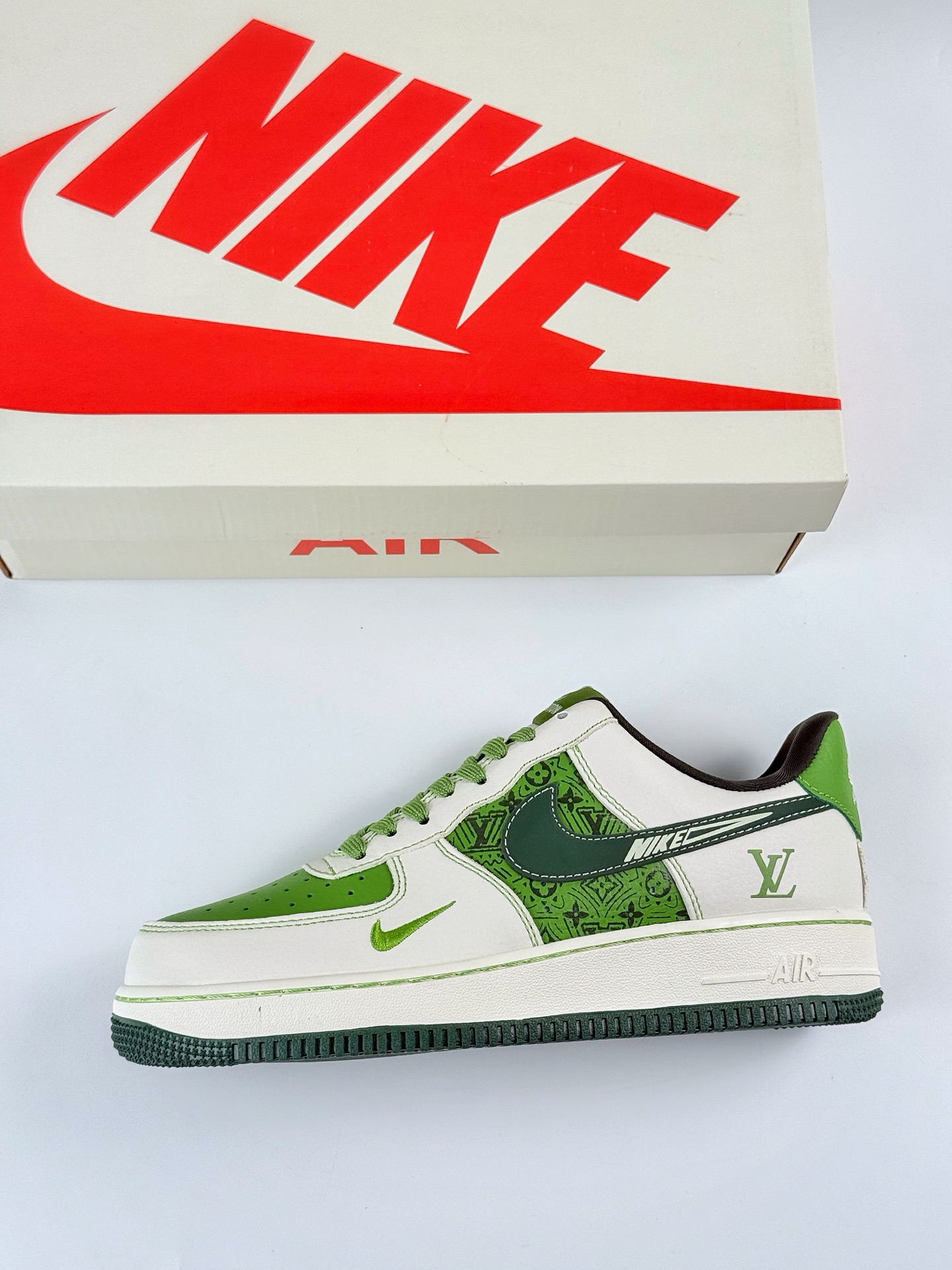 260 Nike Air Force 1 Low 07 x Louis Vuitton 白绿小钩 KK1988-086