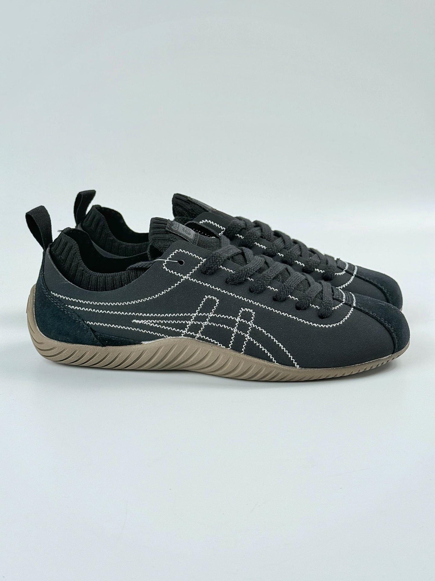 Onitsuka Tiger鬼塚虎SCLAW 绒面革织物 舒适运动休闲鞋 1183B969-001