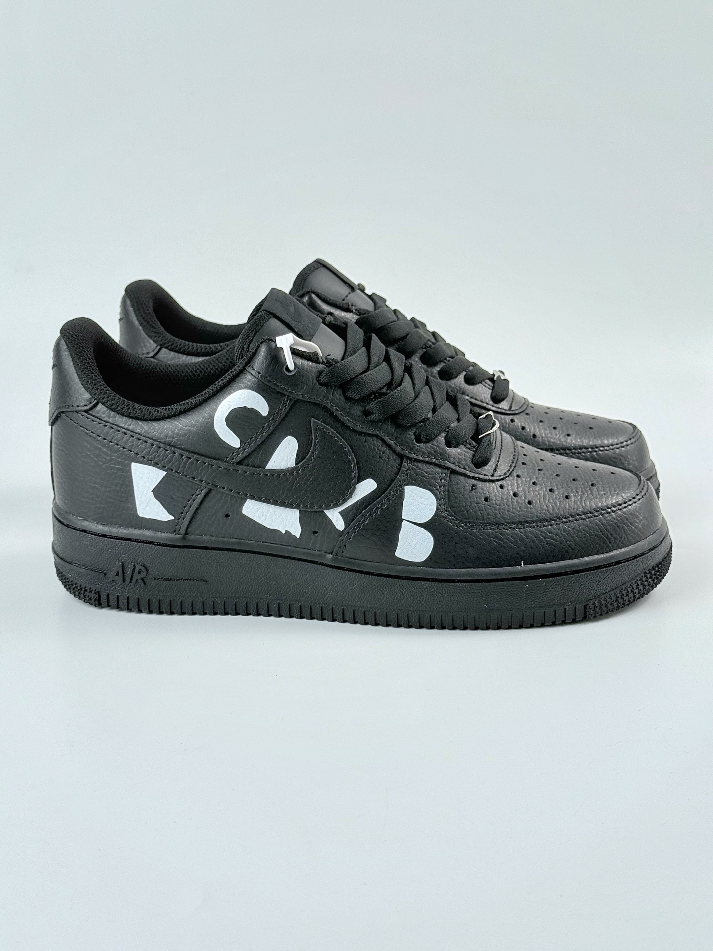 Black COMME des GARCONS x Nike Air Force 1 LOW 黑色 IB9949-001