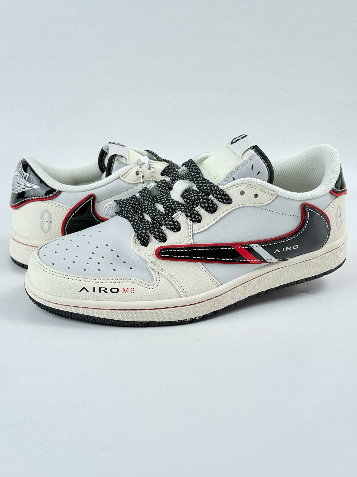 Travis Scott x Nike Air Jordan 1 Low 问界M9米蓝红 Air Jordan 1 Low 反转白蓝红倒钩 FC1688-238