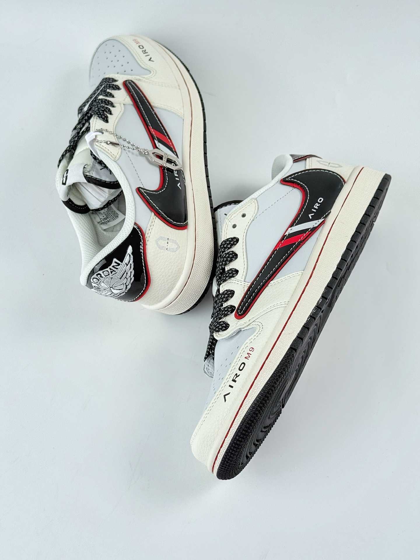 Travis Scott x Nike Air Jordan 1 Low 问界M9米蓝红 Air Jordan 1 Low 反转白蓝红倒钩 FC1688-238