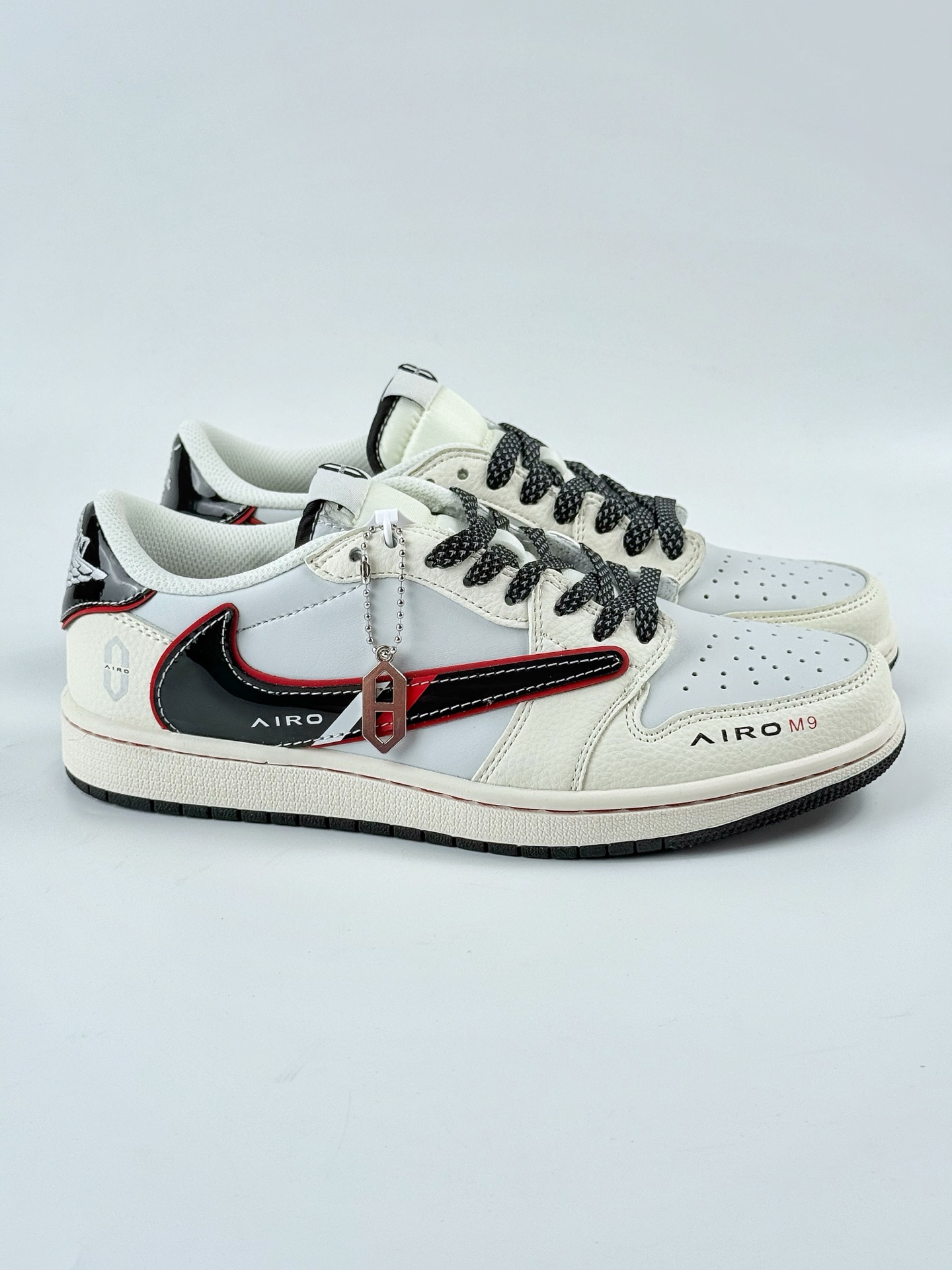 Travis Scott x Nike Air Jordan 1 Low 问界M9米蓝红 Air Jordan 1 Low 反转白蓝红倒钩 FC1688-238
