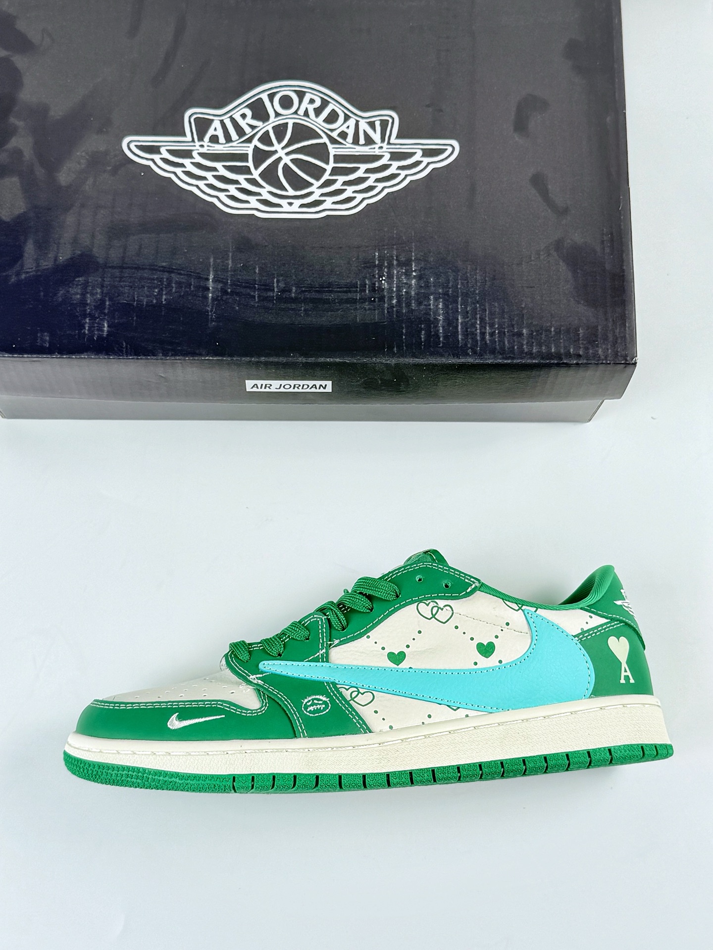 Travis Scott x Nike Air Jordan 1 Low 米绿爱心 Air Jordan 1 Low 反转米绿爱心小勾倒钩 LD2025-030