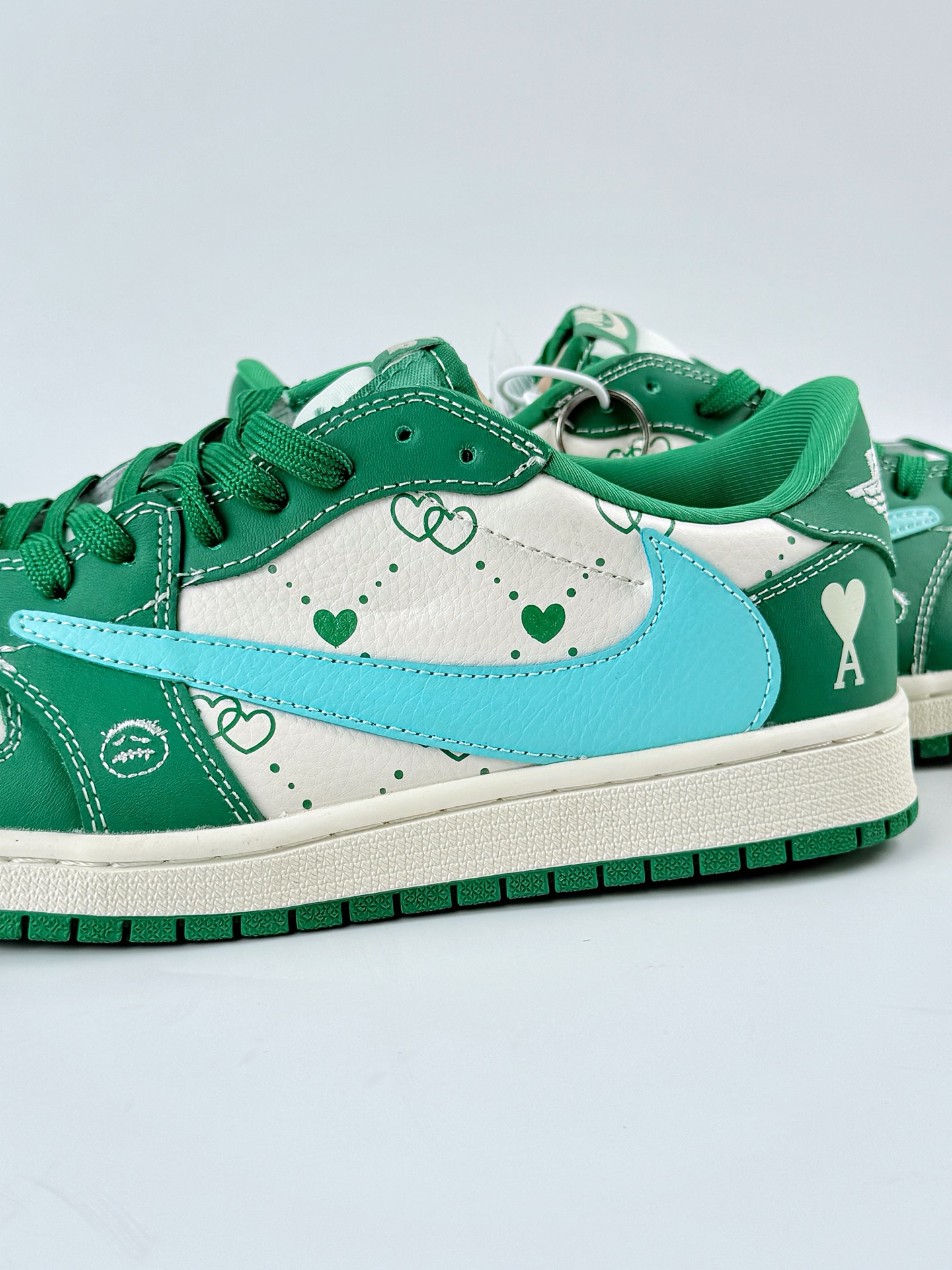 Travis Scott x Nike Air Jordan 1 Low 米绿爱心 Air Jordan 1 Low 反转米绿爱心小勾倒钩 LD2025-030