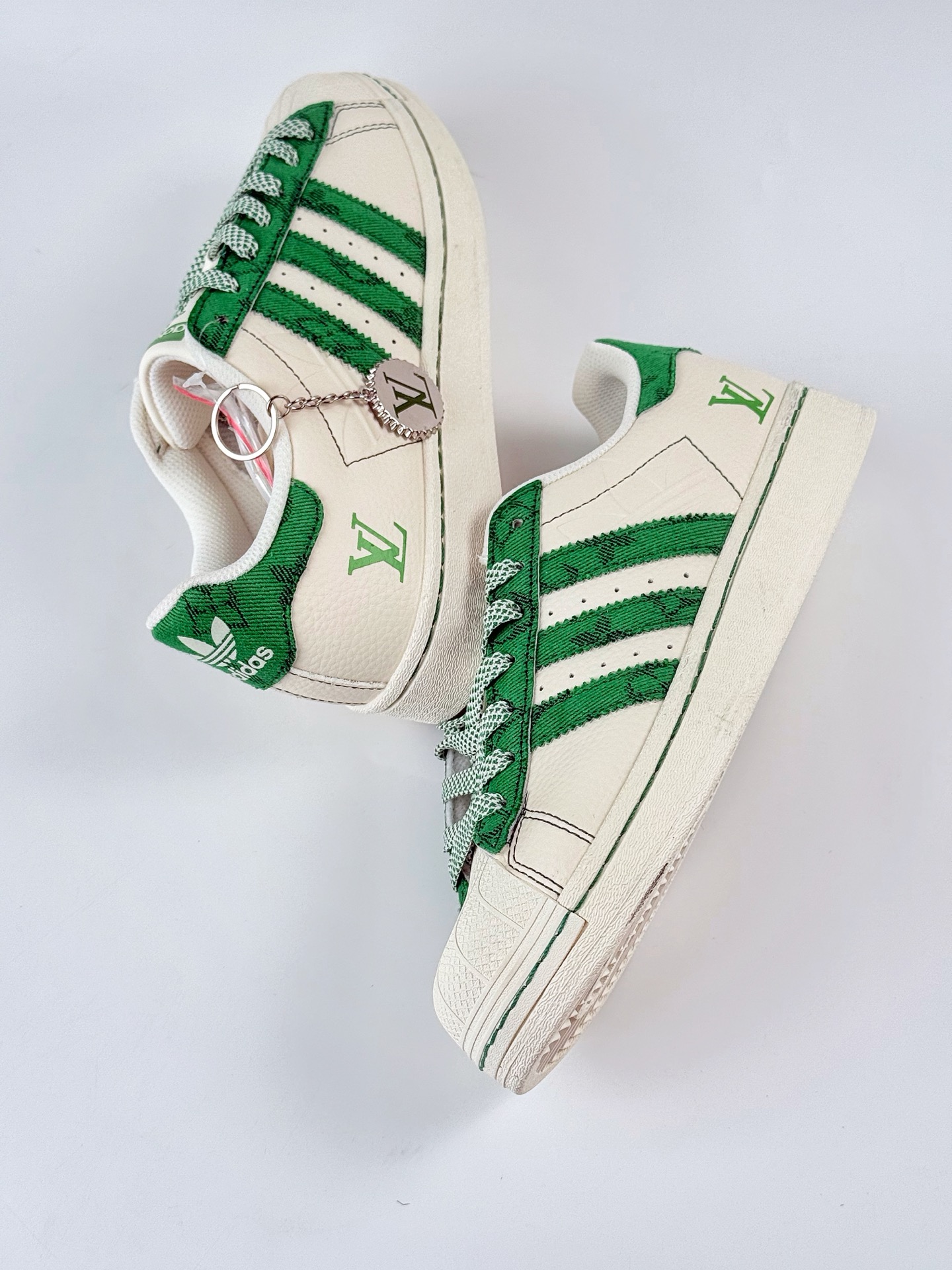 AD Originals Superstar x Louis Vuitton 白绿满天星 XS0017