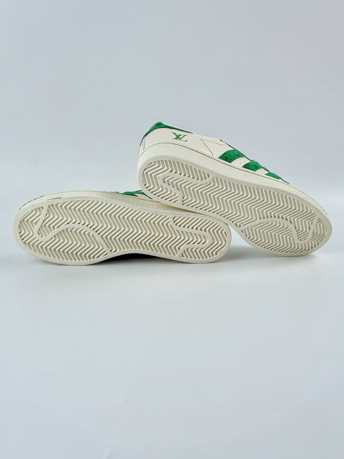 AD Originals Superstar x Louis Vuitton 白绿满天星 XS0017