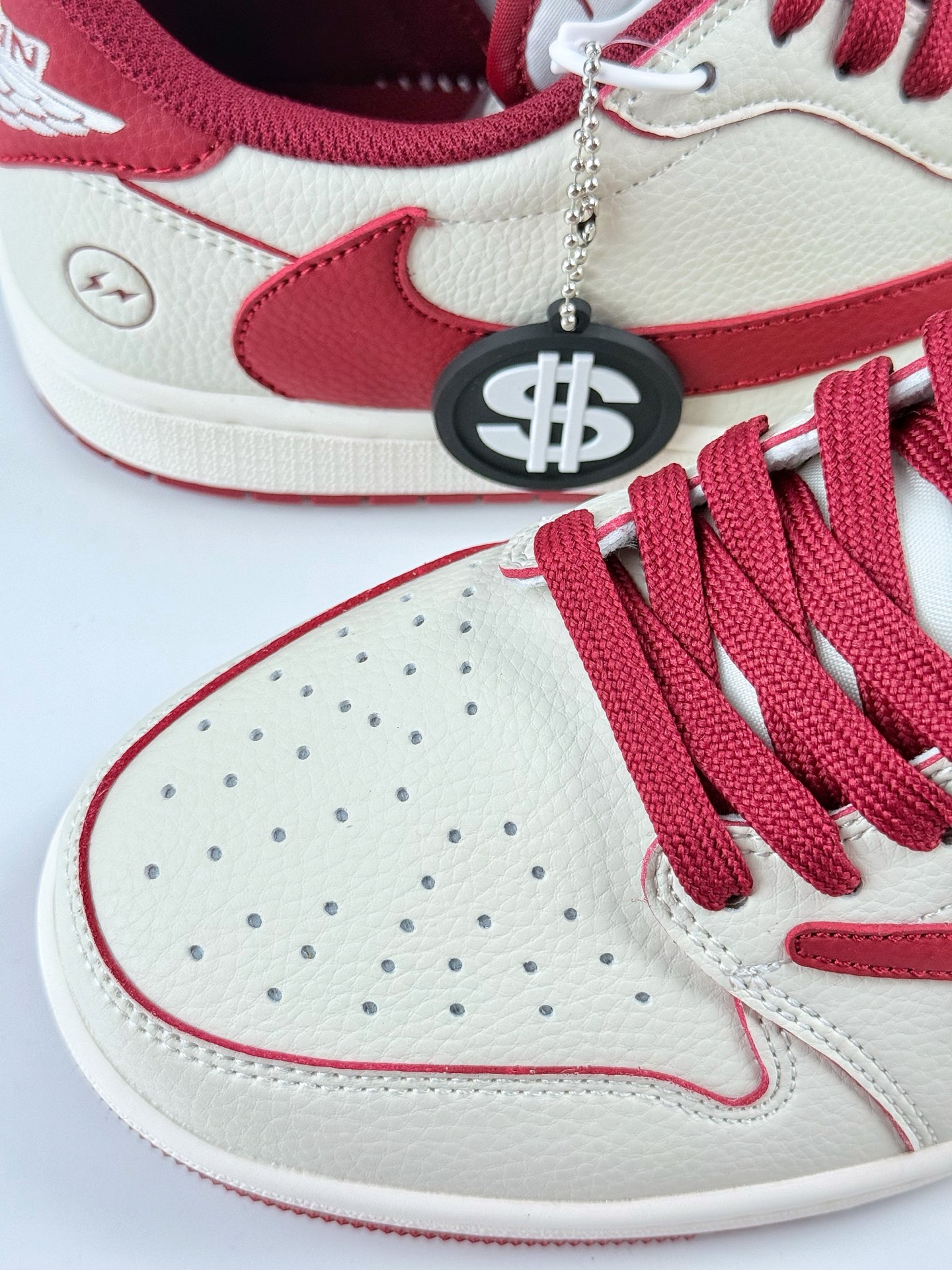 Travis Scott x Nike Air Jordan 1 Low Air Jordan 1 Low 反转白红闪电倒钩 LK1099-066 Travis Scott x Nike Air Jordan 1 Low Air Jordan 1 Low 反转白红闪电倒钩 LK1099-066