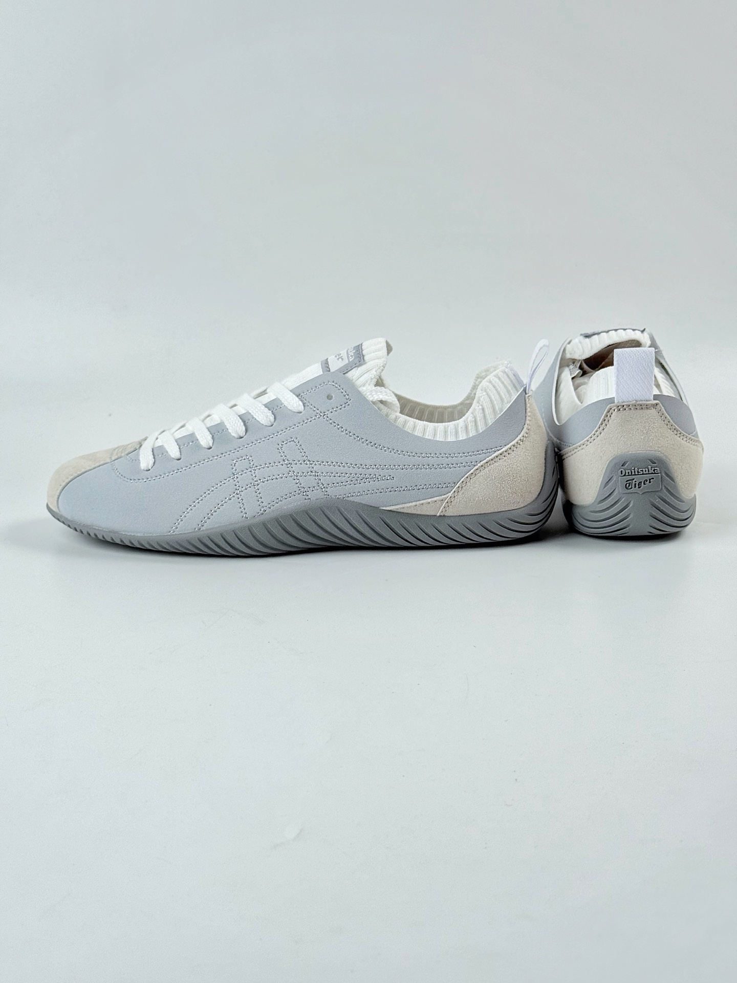 Onitsuka Tiger鬼塚虎SCLAW 绒面革织物 舒适运动休闲鞋 复古美学极简风格 1183B969-020