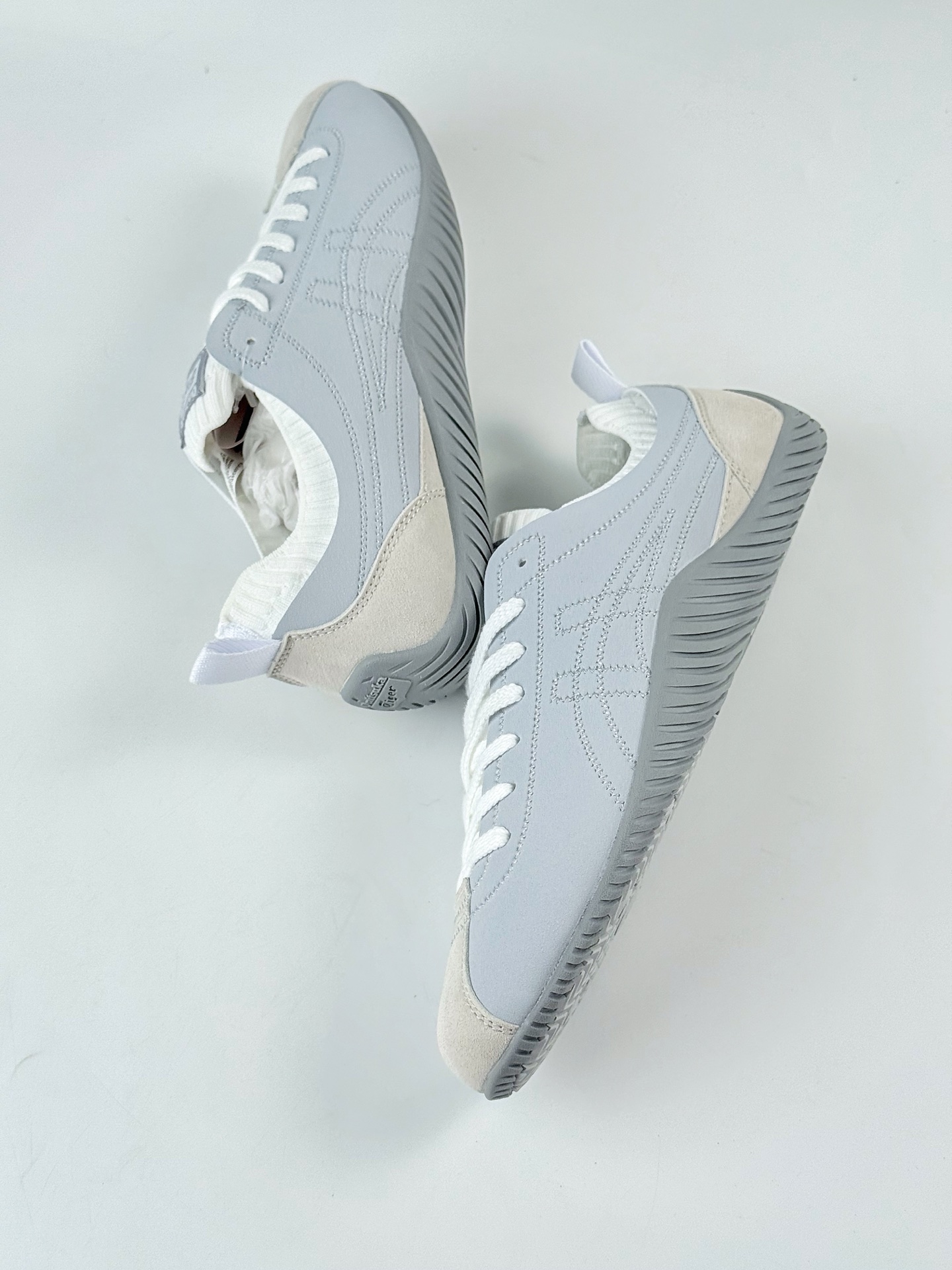 Onitsuka Tiger鬼塚虎SCLAW 绒面革织物 舒适运动休闲鞋 复古美学极简风格 1183B969-020