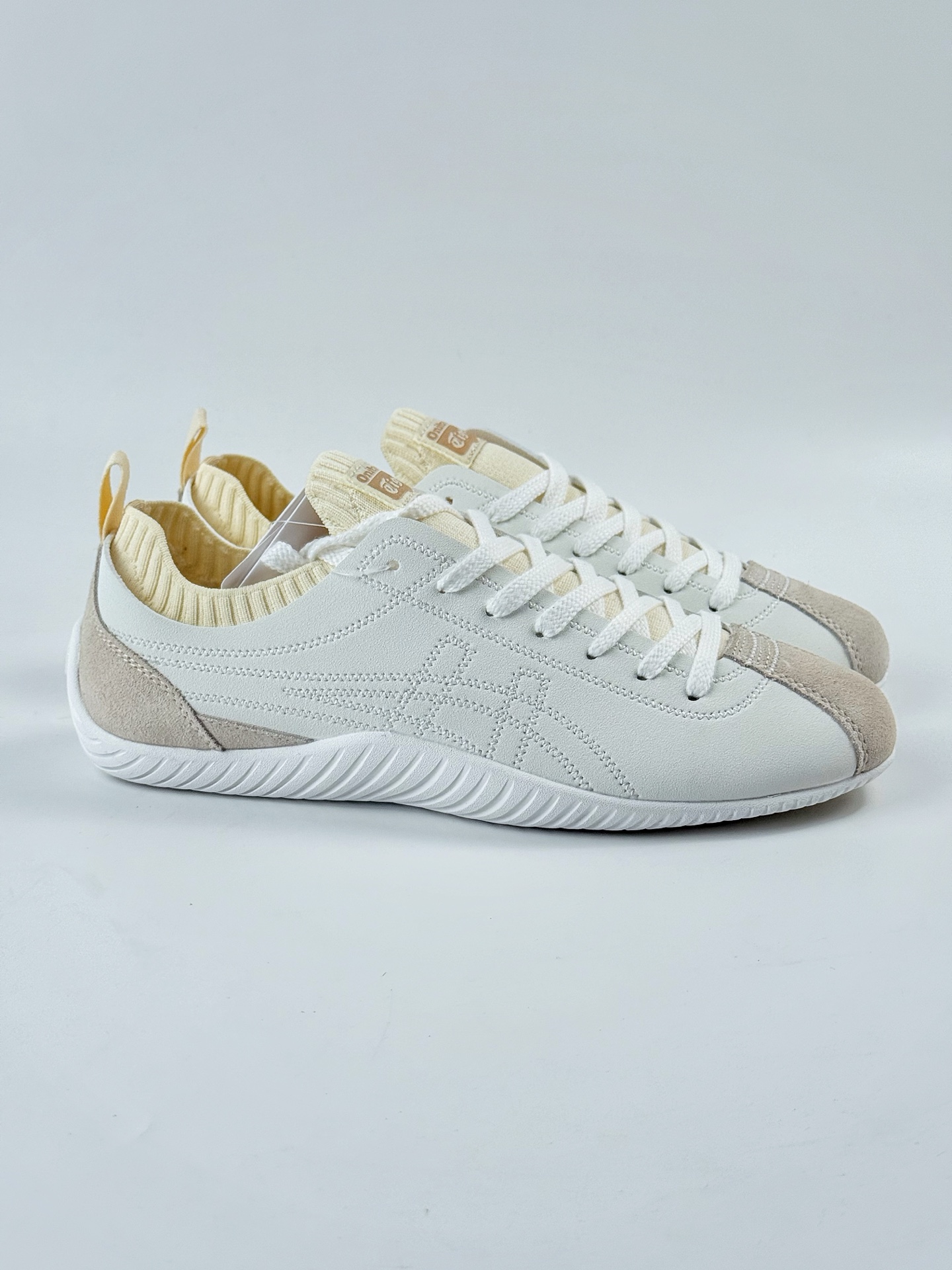 Onitsuka Tiger鬼塚虎SCLAW 绒面革织物 舒适运动休闲鞋 复古美学极简风格 1183B969-101 Onitsuka Tiger鬼塚虎SCLAW 绒面革织物 舒适运动休闲鞋 复古美学极简风格 1183B969-101