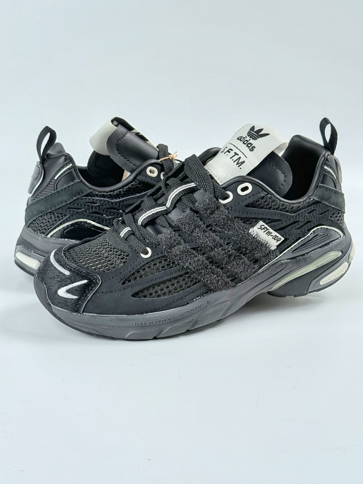 SONG FOR THE MUTE x adidas ADISTAR CUSHION 黑灰 JP8416 SONG FOR THE MUTE x adidas ADISTAR CUSHION 黑灰 JP8416