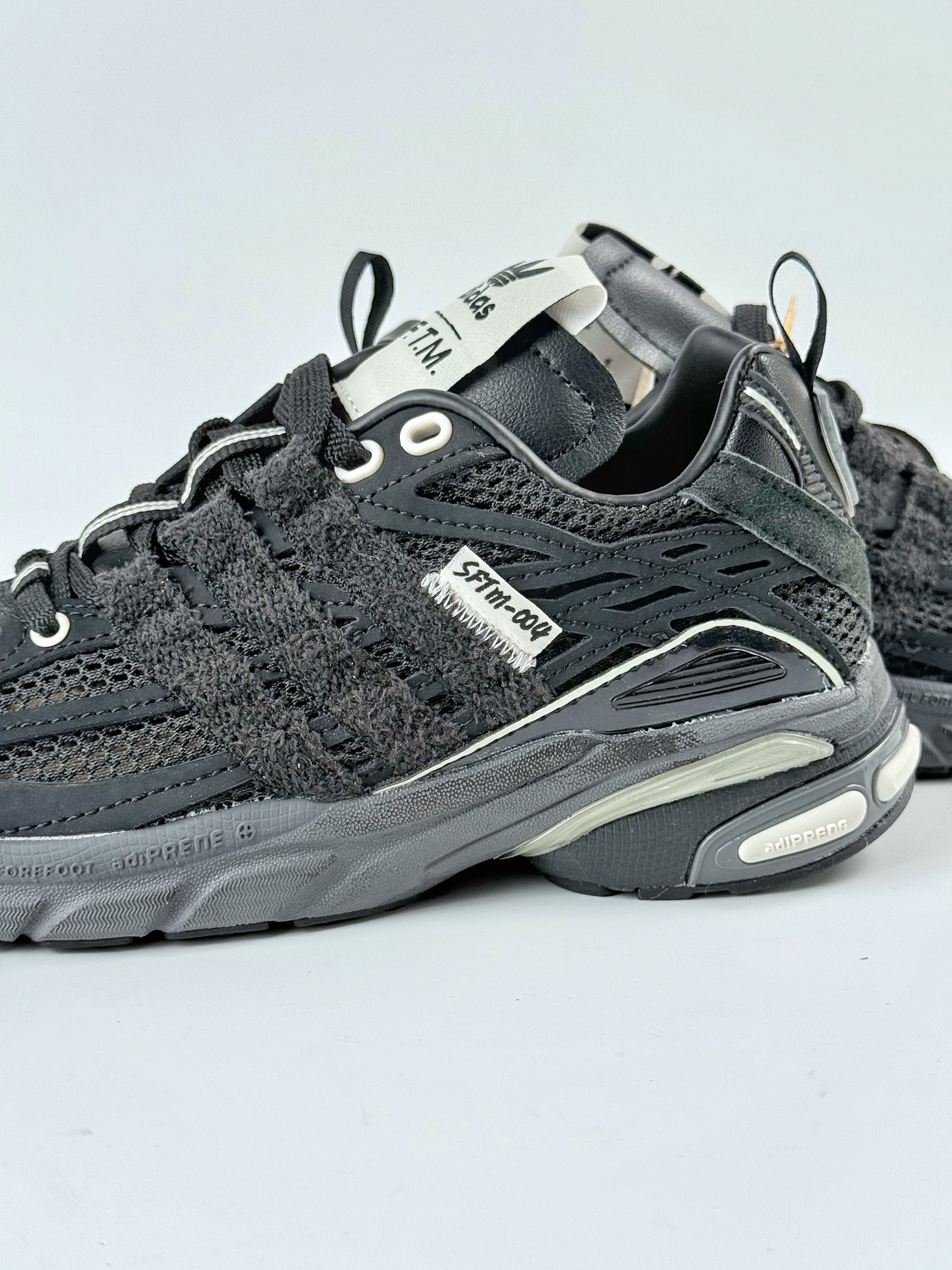 SONG FOR THE MUTE x adidas ADISTAR CUSHION 黑灰 JP8416 SONG FOR THE MUTE x adidas ADISTAR CUSHION 黑灰 JP8416