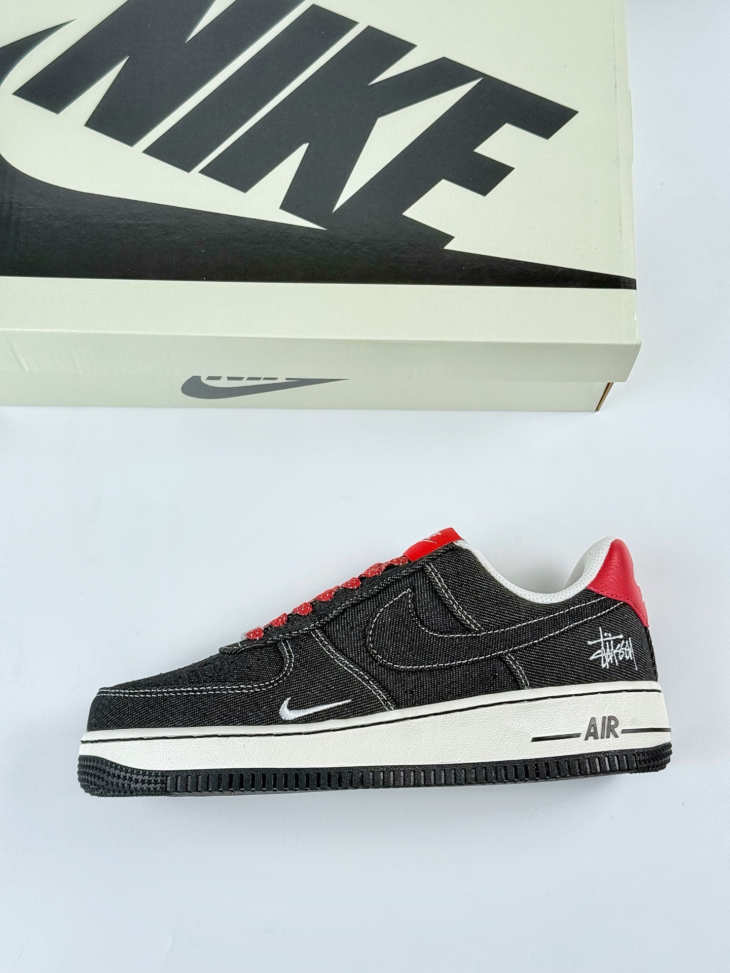 Nike Air Force 1 Low 07 x Stussy 黑红小勾满天星 LW9279-002