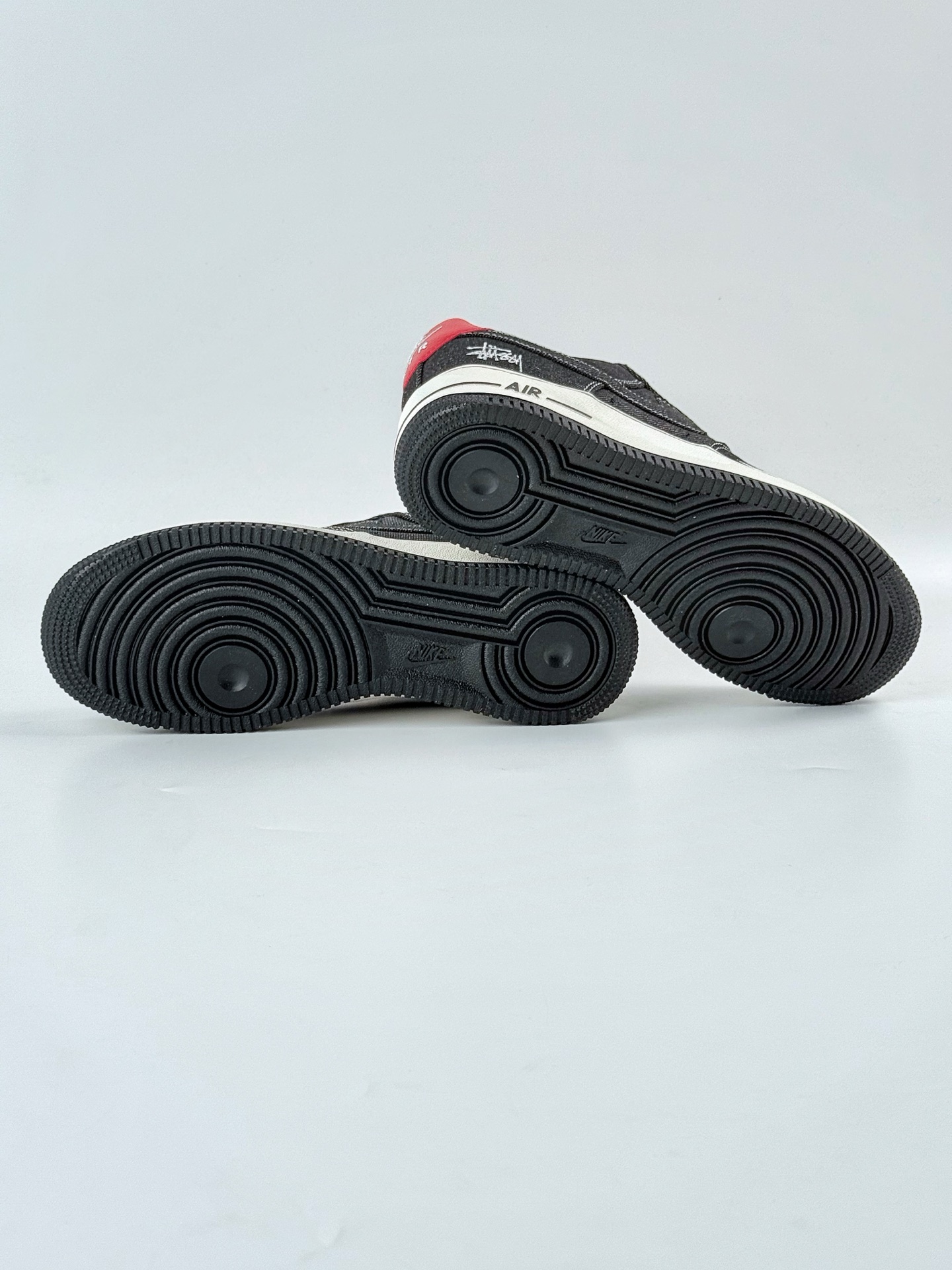 Nike Air Force 1 Low 07 x Stussy 黑红小勾满天星 LW9279-002