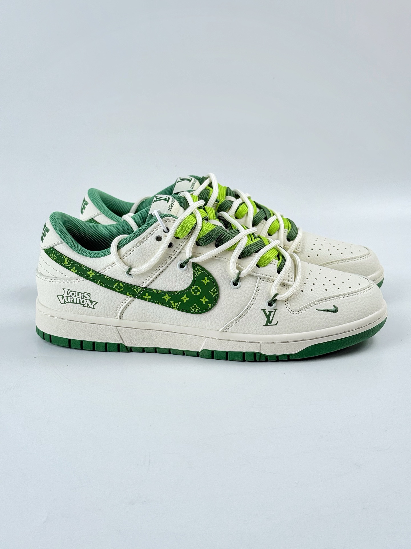 Nike SB Dunk Low x Louis Vuitton 白绿小勾  DM6868-075