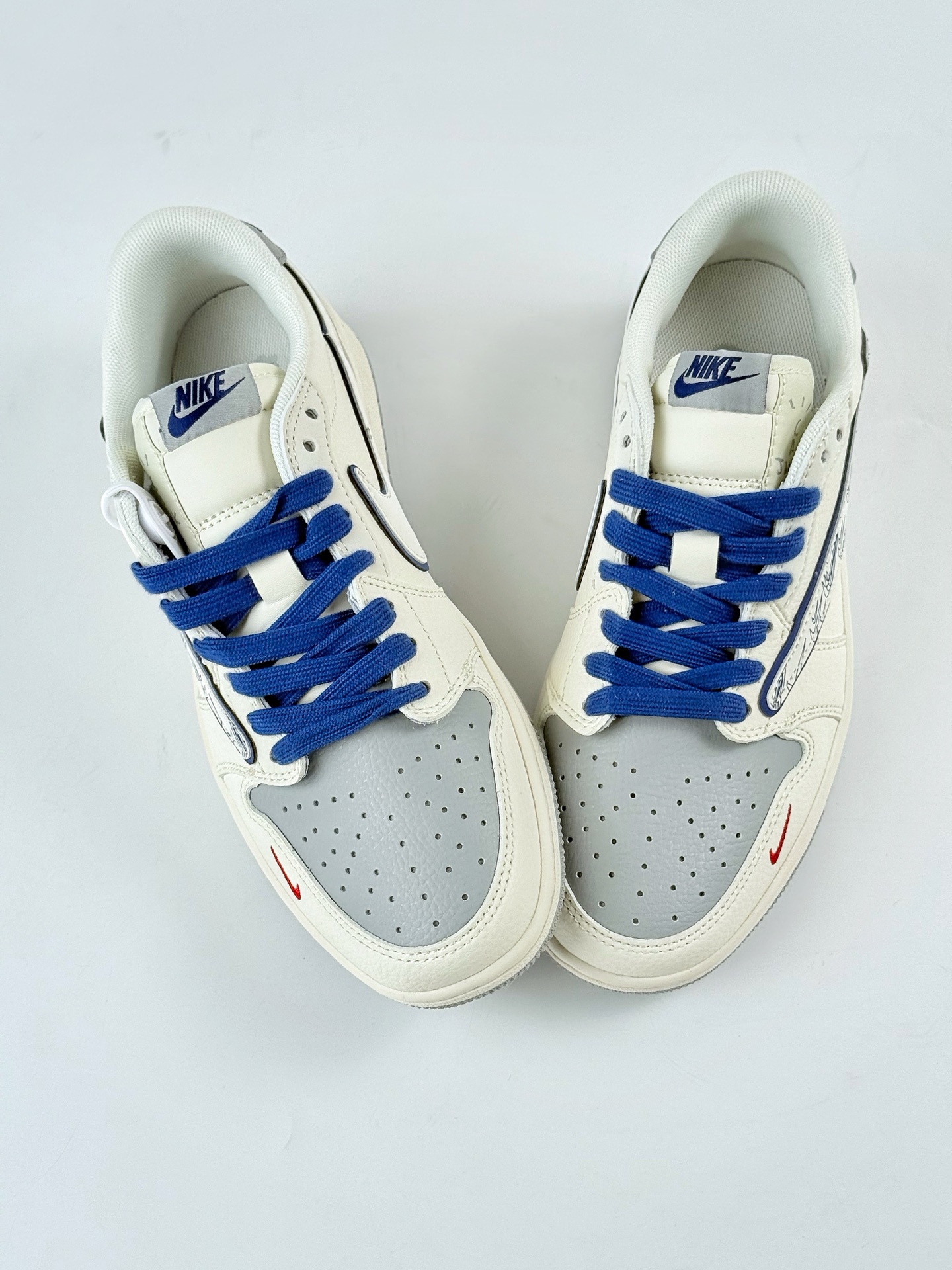 Travis Scott x Nike Air Jordan 1 Low x superme Air Jordan 1 Low 反转白灰蓝小勾倒钩  XS7089-597