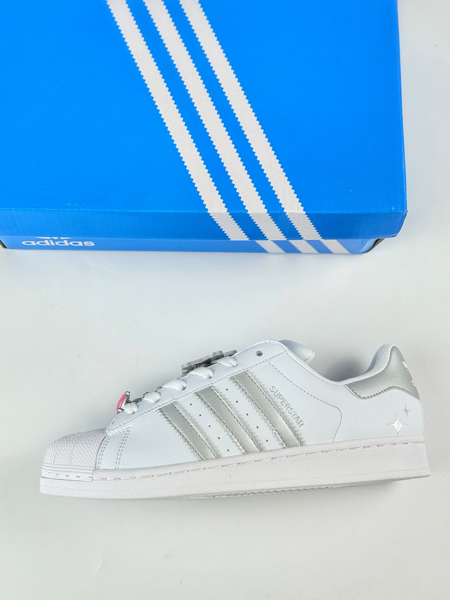 AD Originals Superstar W 贝壳头 白灰 JQ8777 AD Originals Superstar W 贝壳头 白灰 JQ8777