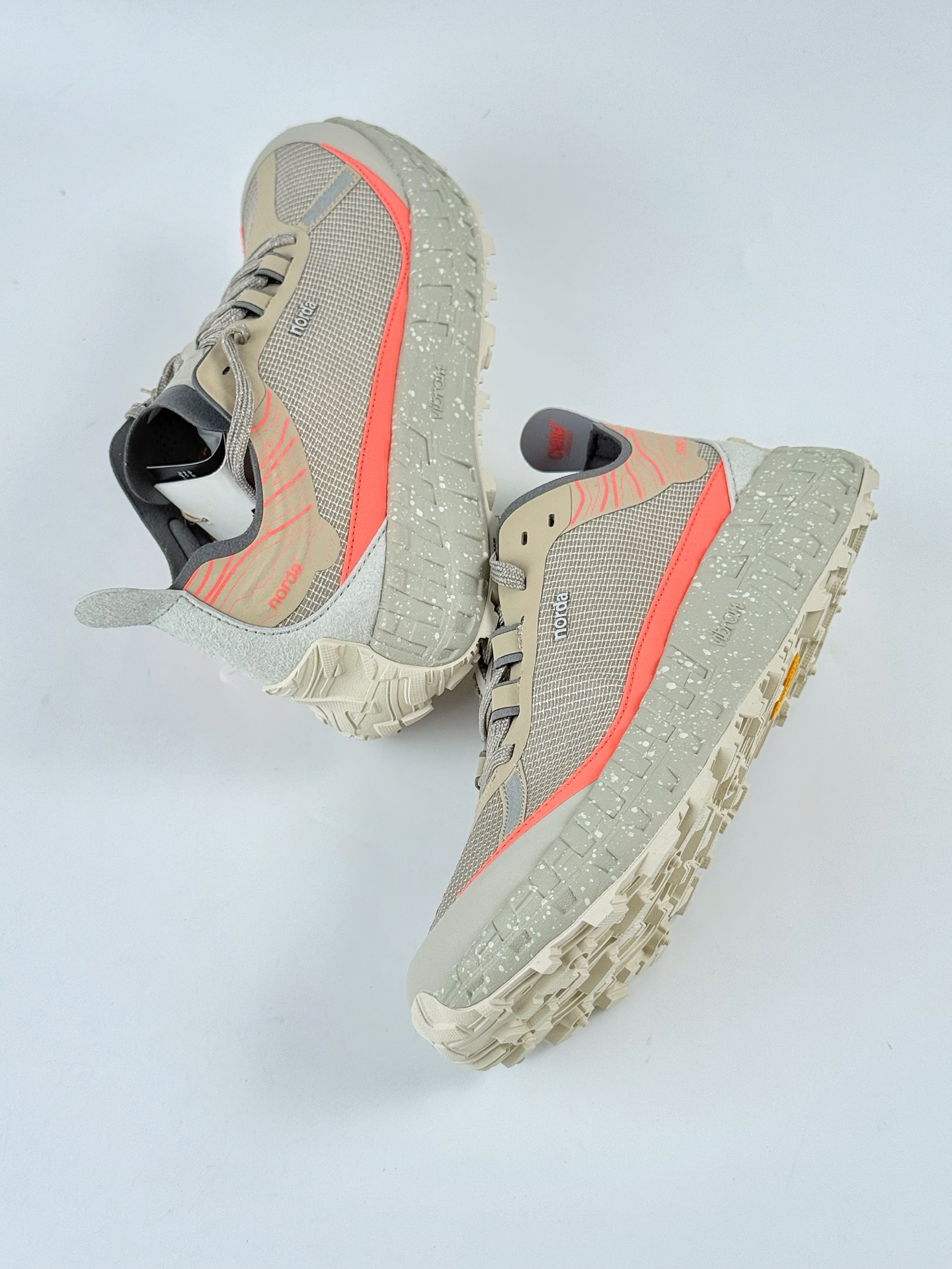 NORDA 001 褐红色 织物厚底低帮生活休闲鞋