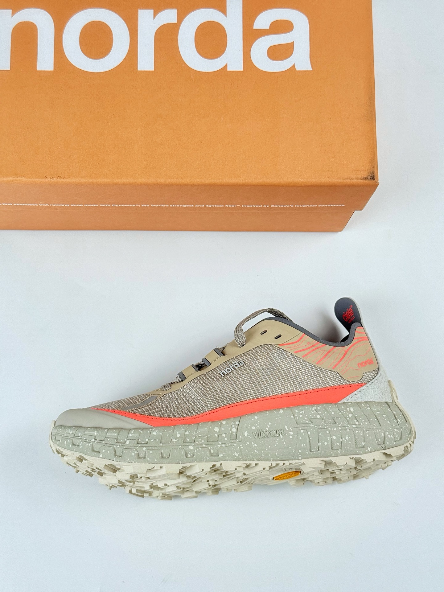 NORDA 001 褐红色 织物厚底低帮生活休闲鞋