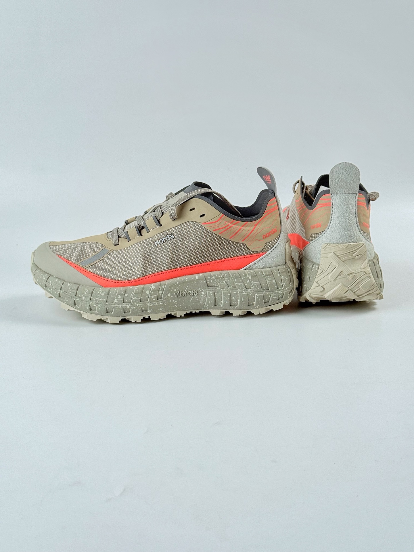 NORDA 001 褐红色 织物厚底低帮生活休闲鞋