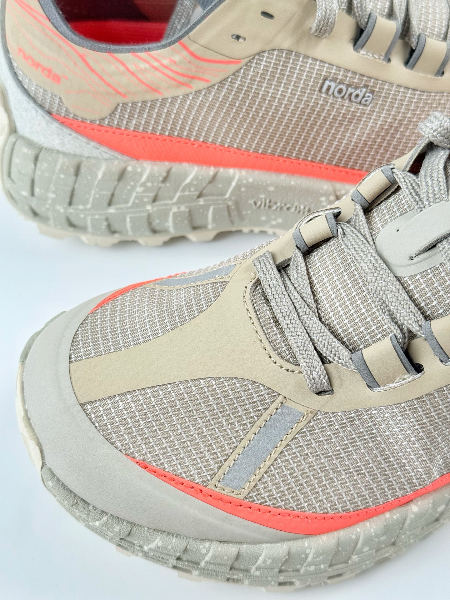 NORDA 001 褐红色 织物厚底低帮生活休闲鞋