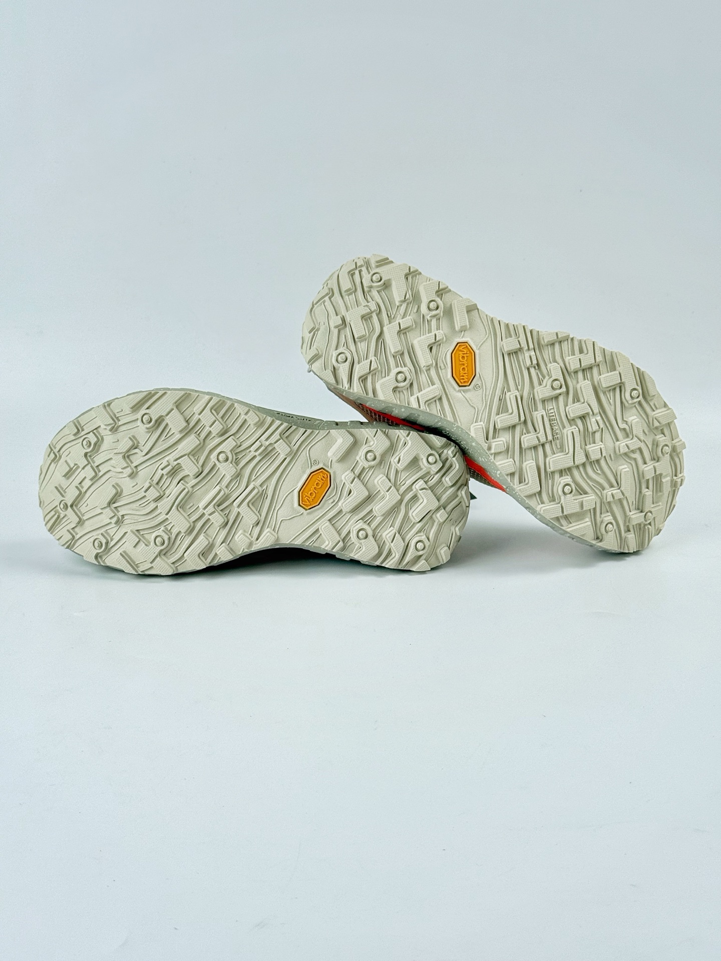 NORDA 001 褐红色 织物厚底低帮生活休闲鞋