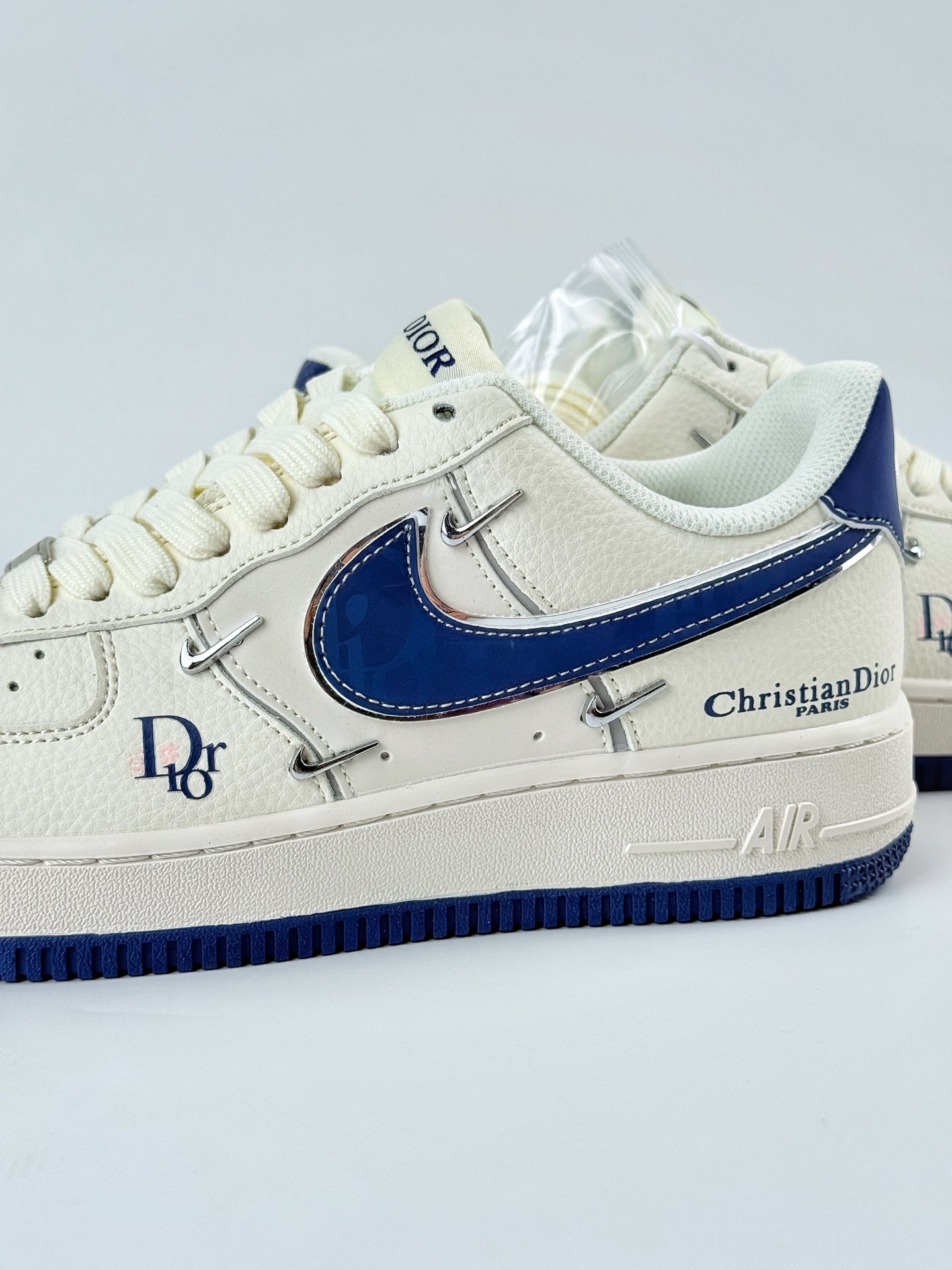 Nike Air Force 1 Low 07 x DIOR 白蓝四小勾  XS2869-001