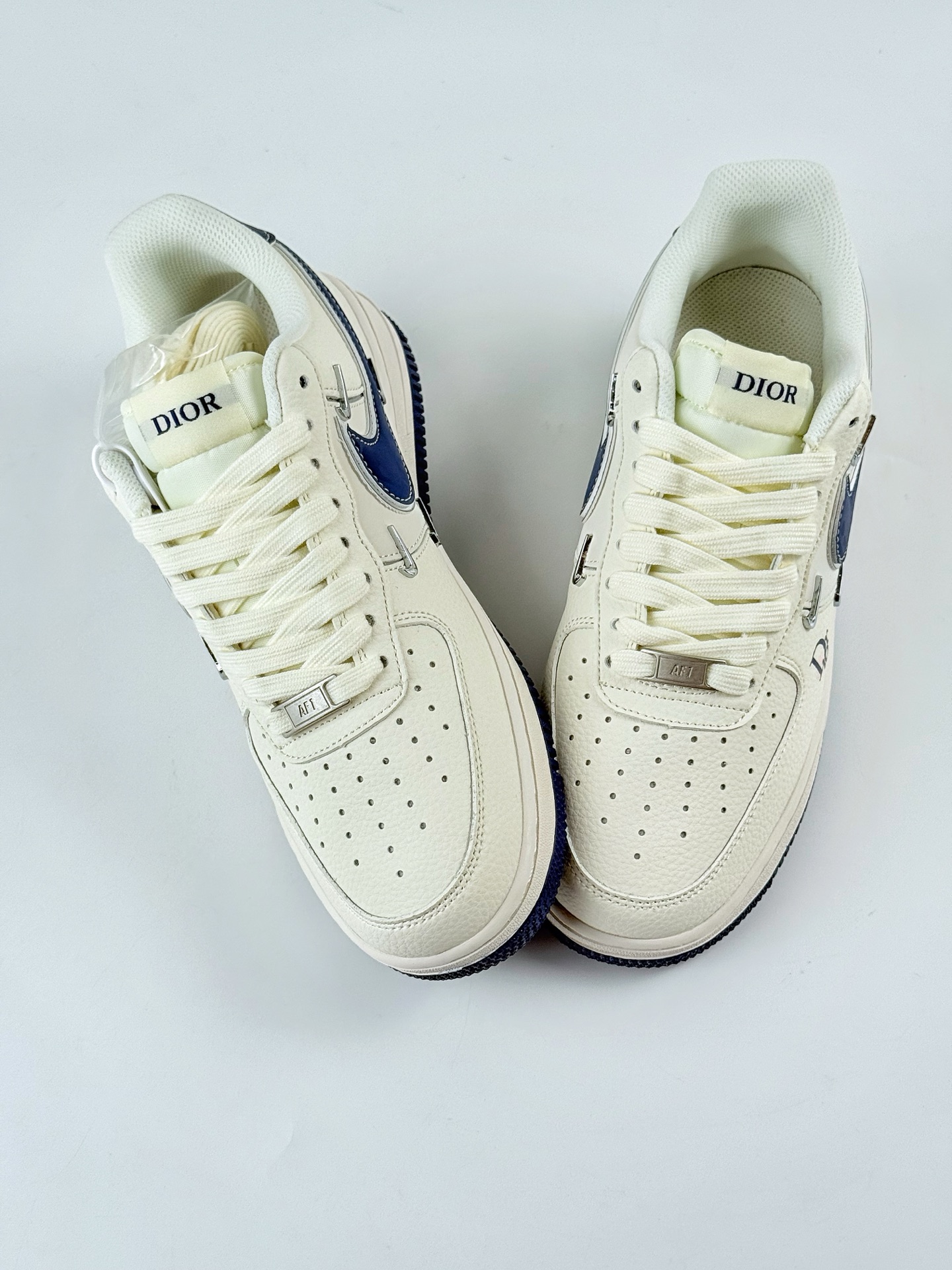 Nike Air Force 1 Low 07 x DIOR 白蓝四小勾  XS2869-001