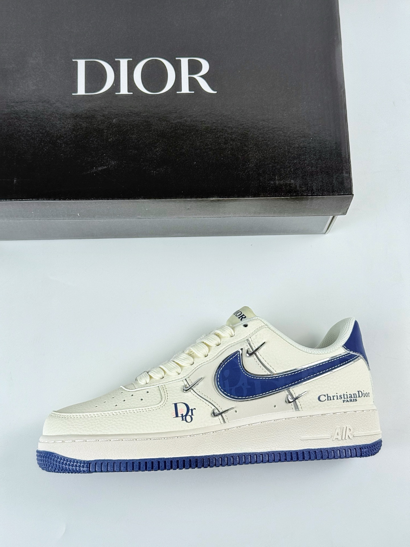 Nike Air Force 1 Low 07 x DIOR 白蓝四小勾  XS2869-001
