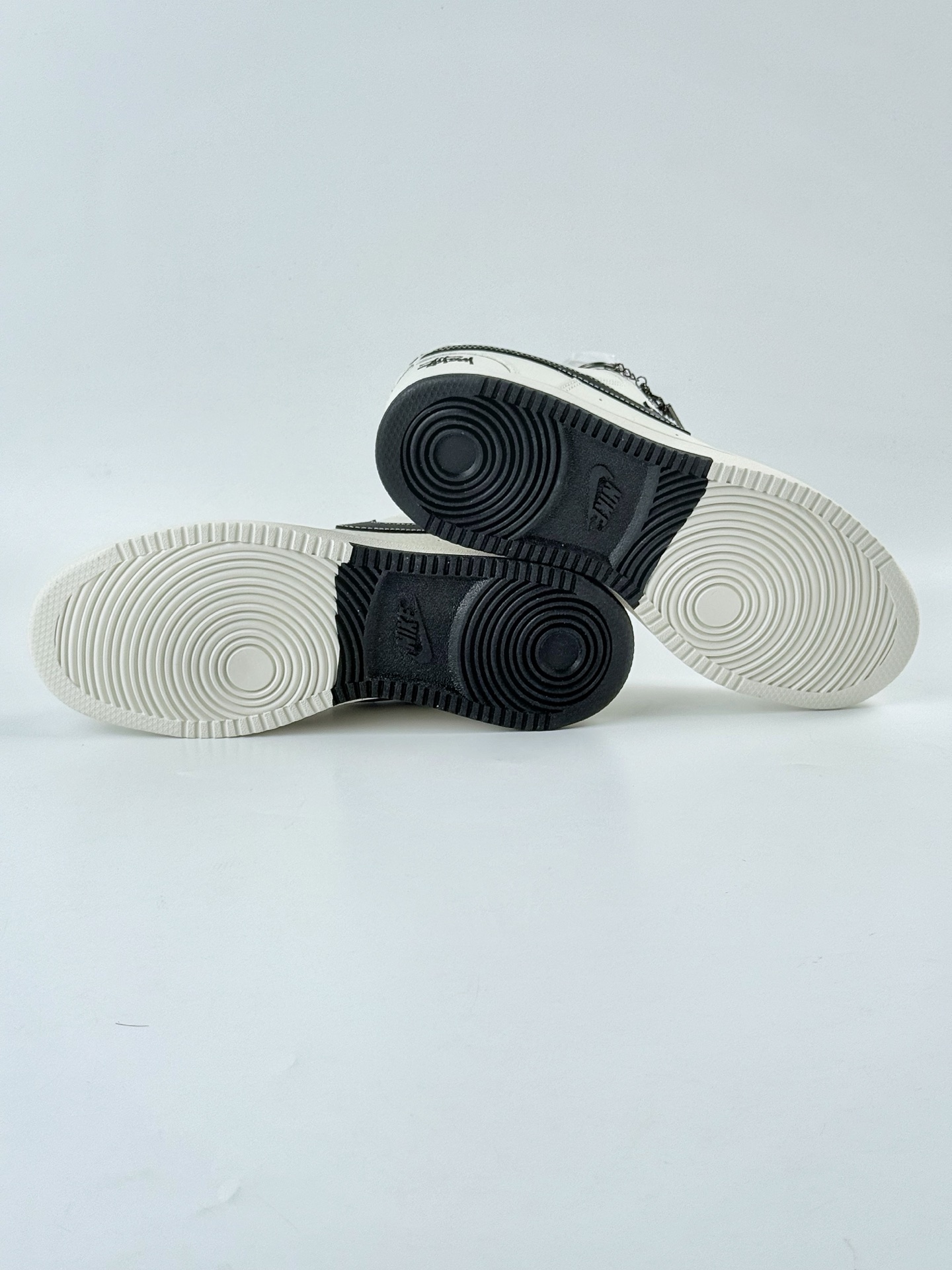 Nike Air Force 1 Low 07 x Stussy 白黑满天星  CS5288-017