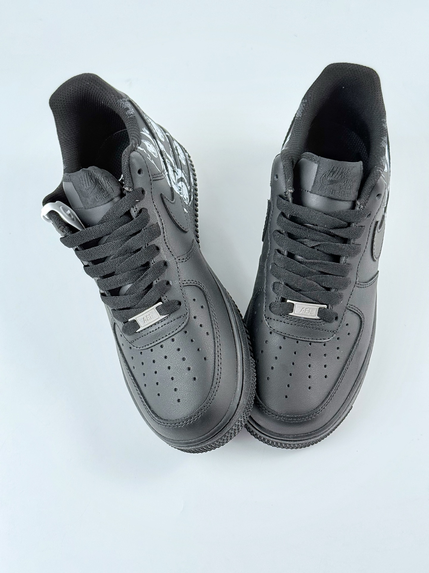 Nike Air Force 1 Low 07 x Supreme 纯黑涂鸦  923044-101