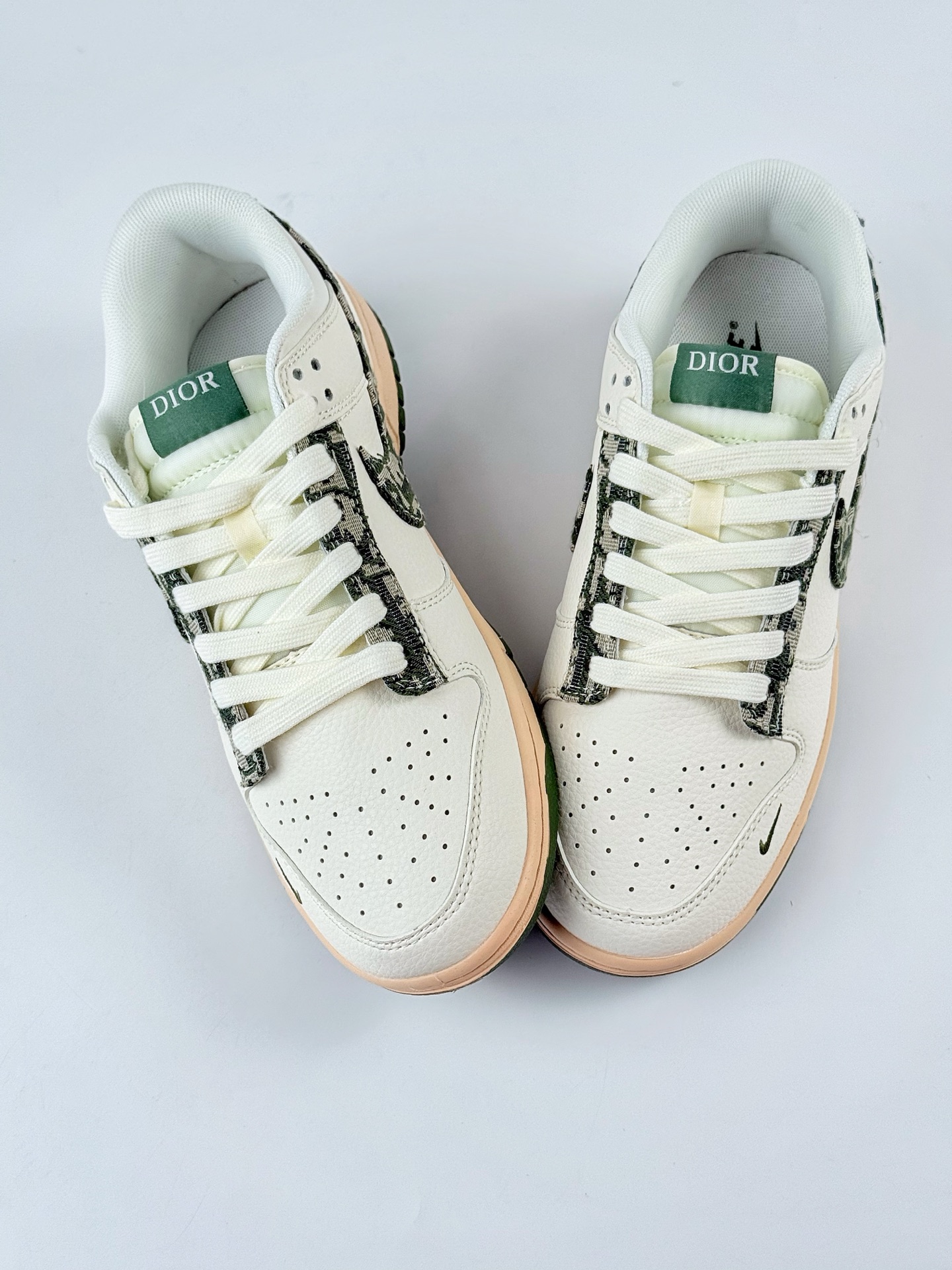 Nike SB Dunk Low x DIOR 白黑绿小勾 FC1688-226