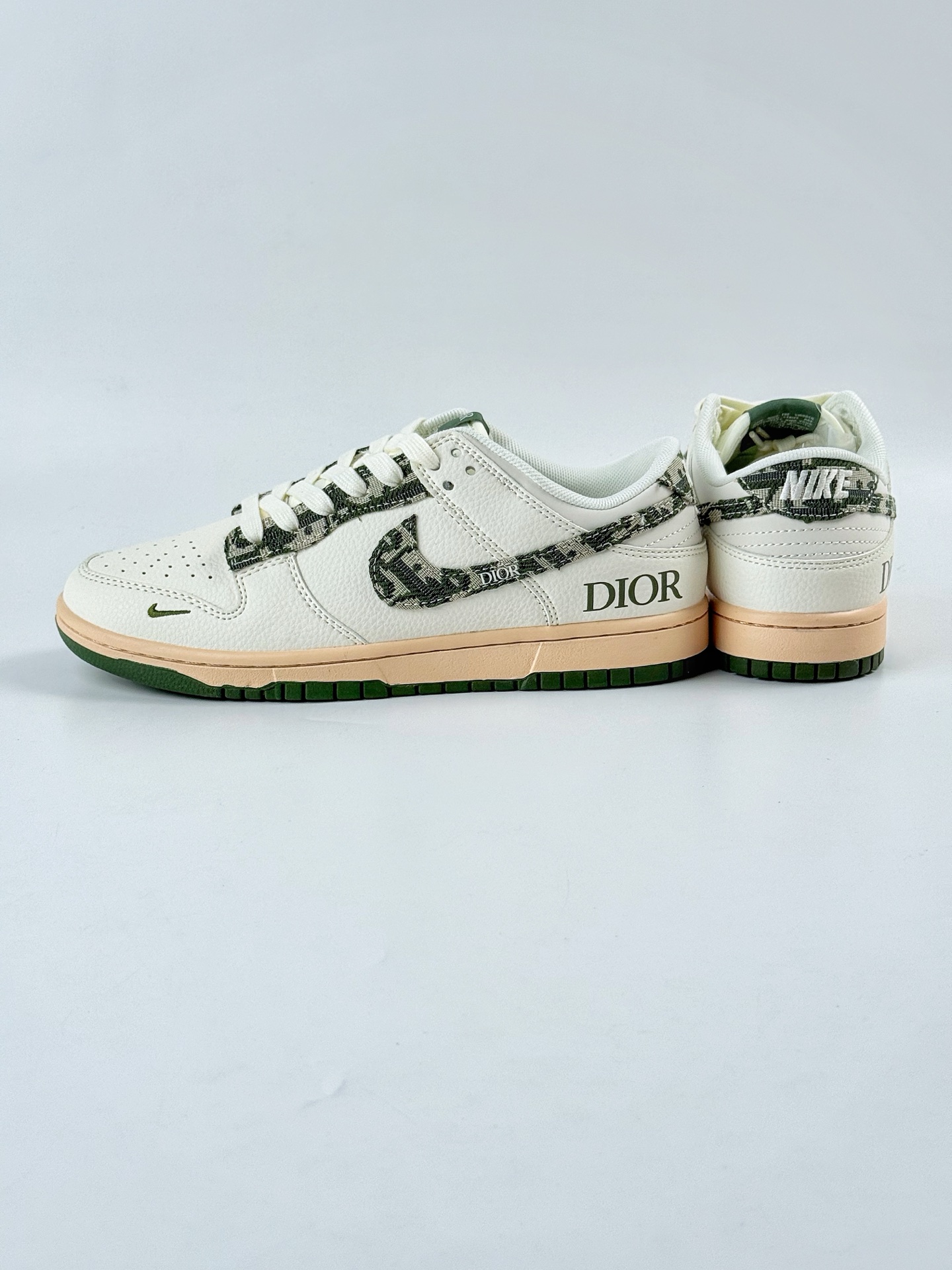 Nike SB Dunk Low x DIOR 白黑绿小勾 FC1688-226
