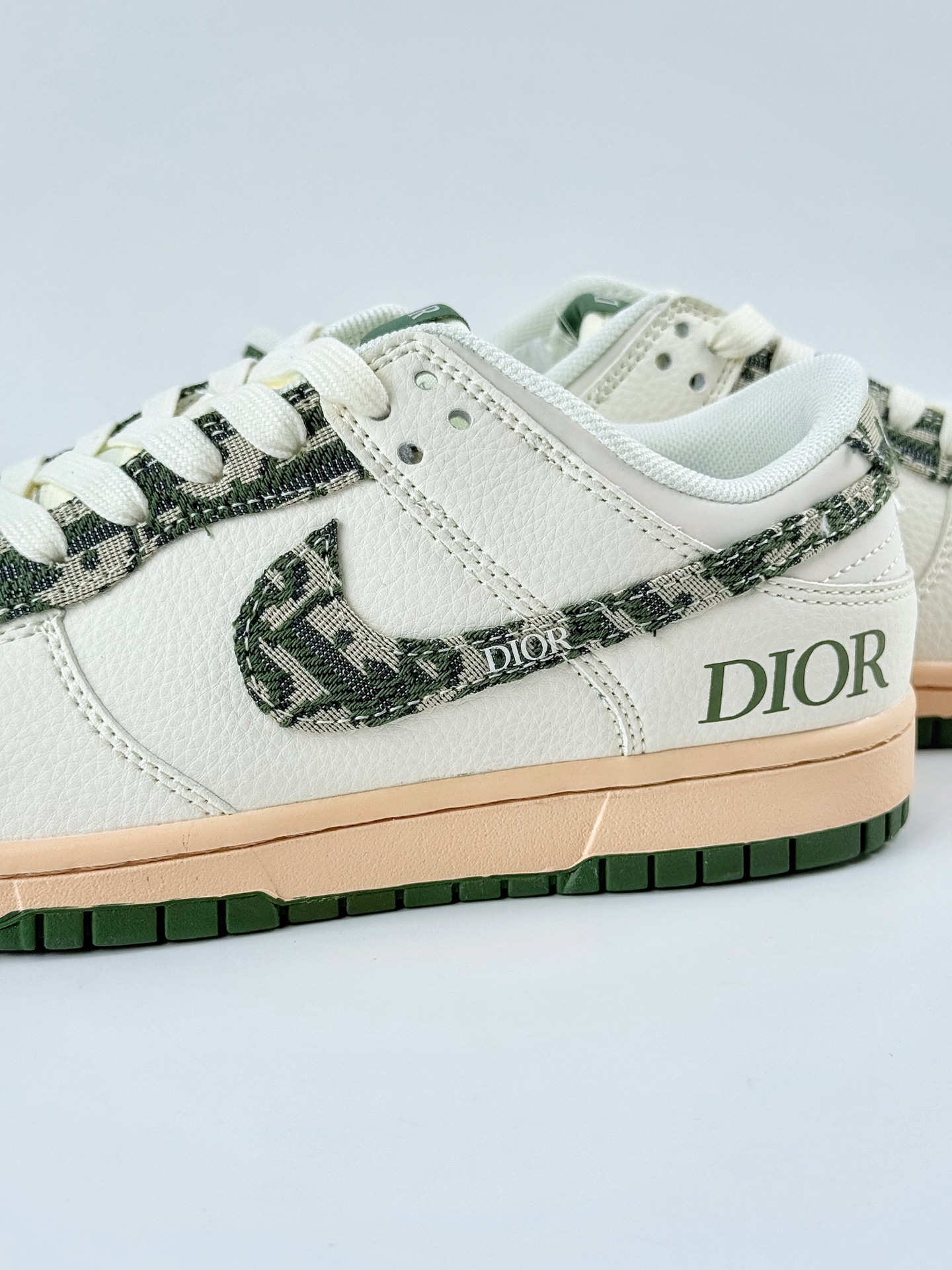 Nike SB Dunk Low x DIOR 白黑绿小勾 FC1688-226
