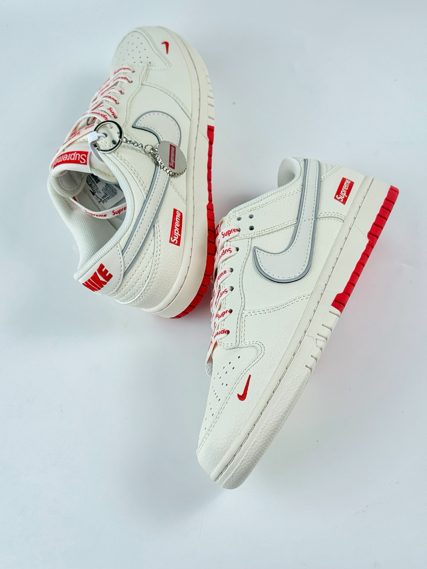 Nike SB Dunk Low x Supreme 白红小勾 XX3168-191 Nike SB Dunk Low x Supreme 白红小勾 XX3168-191