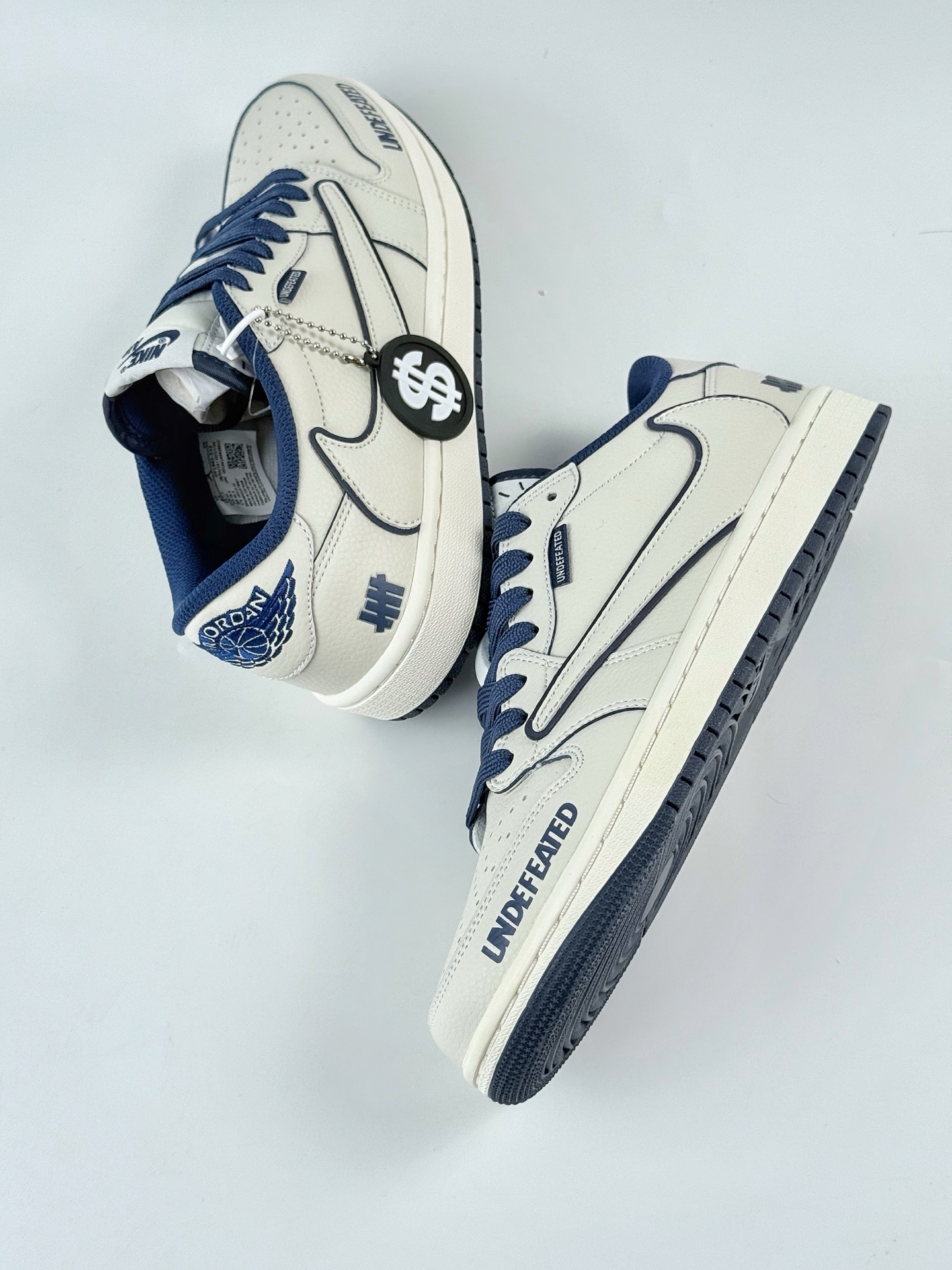 Travis Scott x Nike Air Jordan 1 Low x UNDEFEATED Air Jordan 1 Low 反转白蓝倒钩 DF1845-533