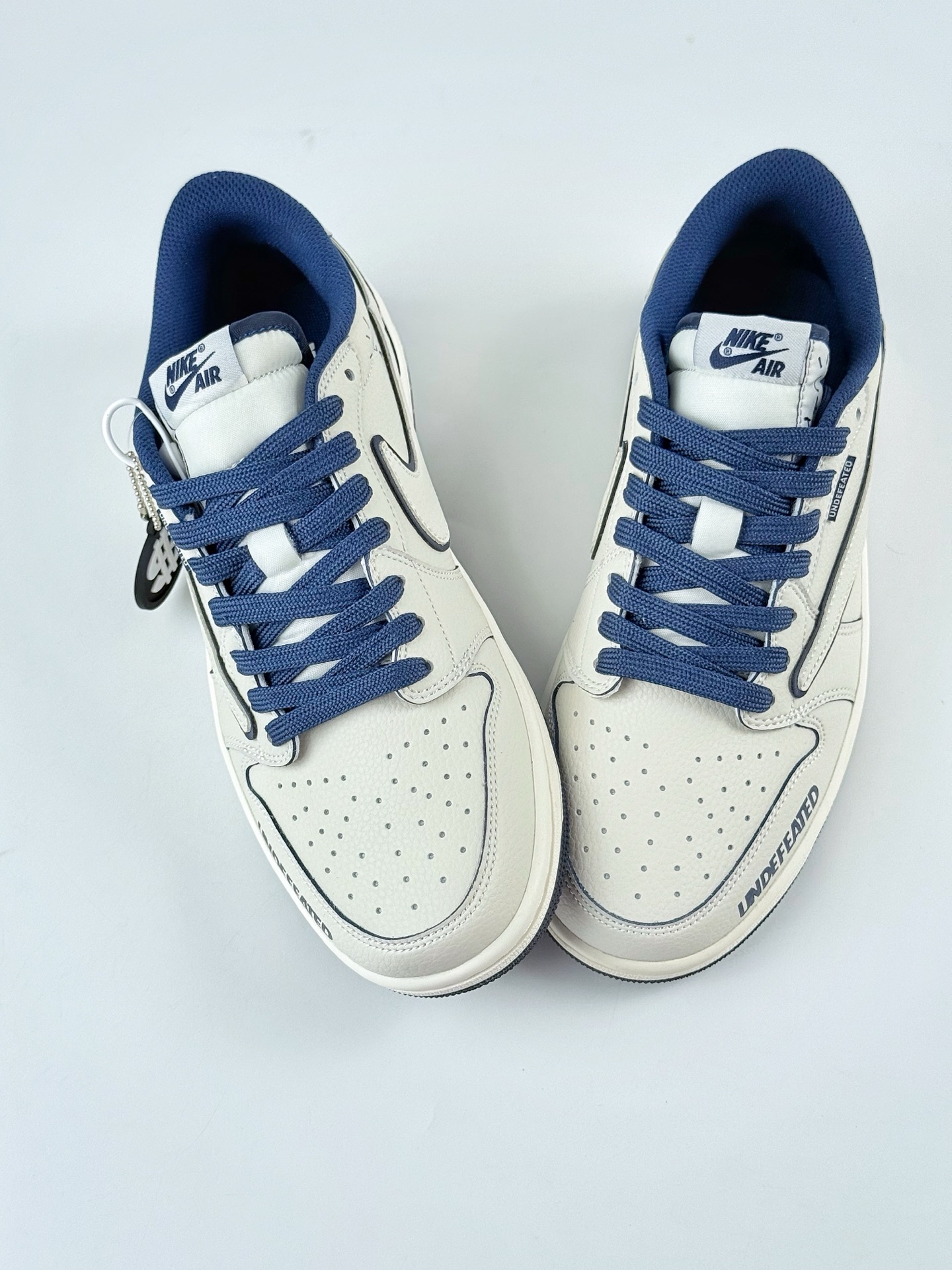 Travis Scott x Nike Air Jordan 1 Low x UNDEFEATED Air Jordan 1 Low 反转白蓝倒钩 DF1845-533