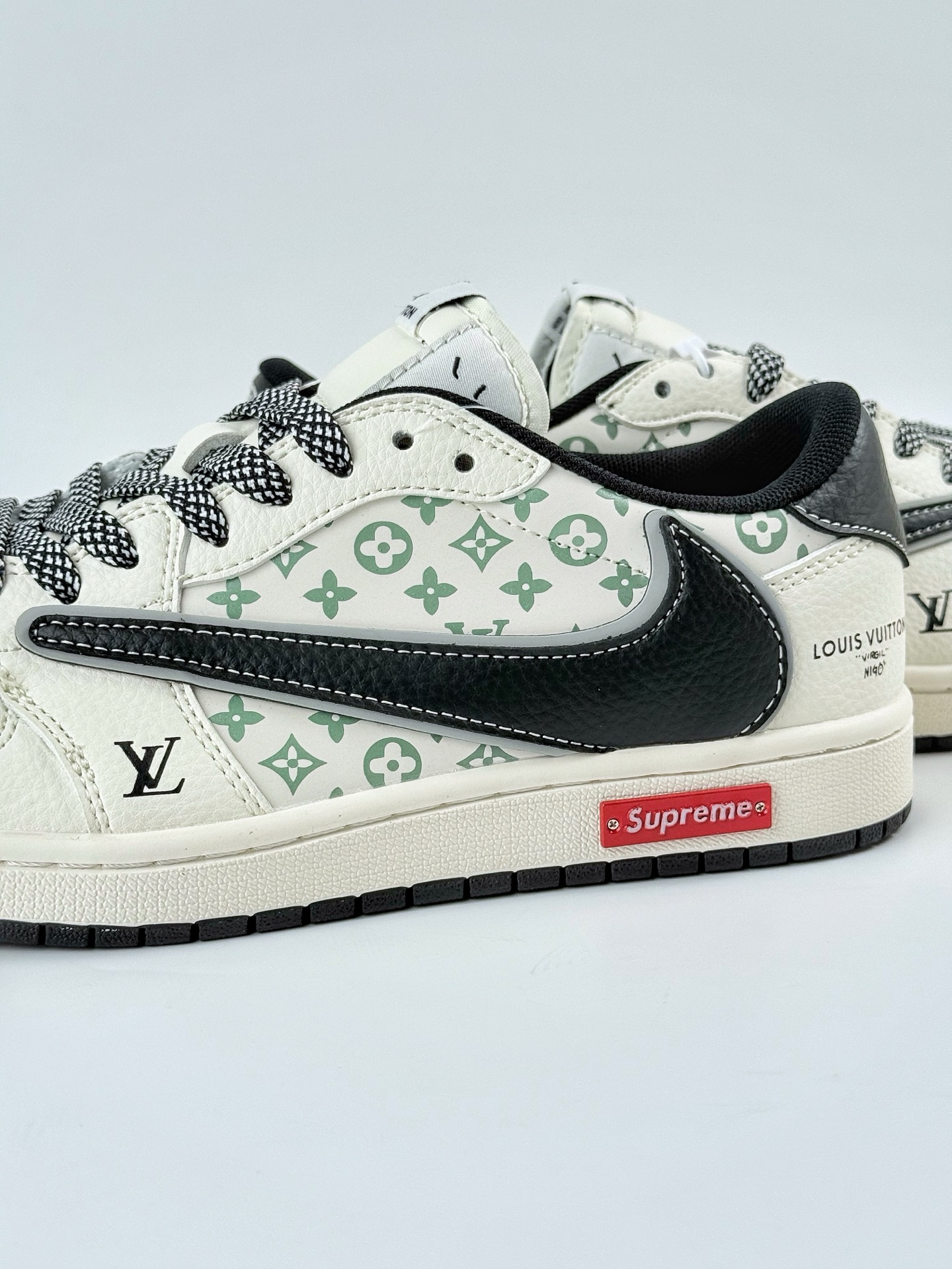 Travis Scott x Nike Air Jordan 1 Low x Louis Vuitton Air Jordan 1 Low 反转白黑小勾满天星倒钩  YX5066-335