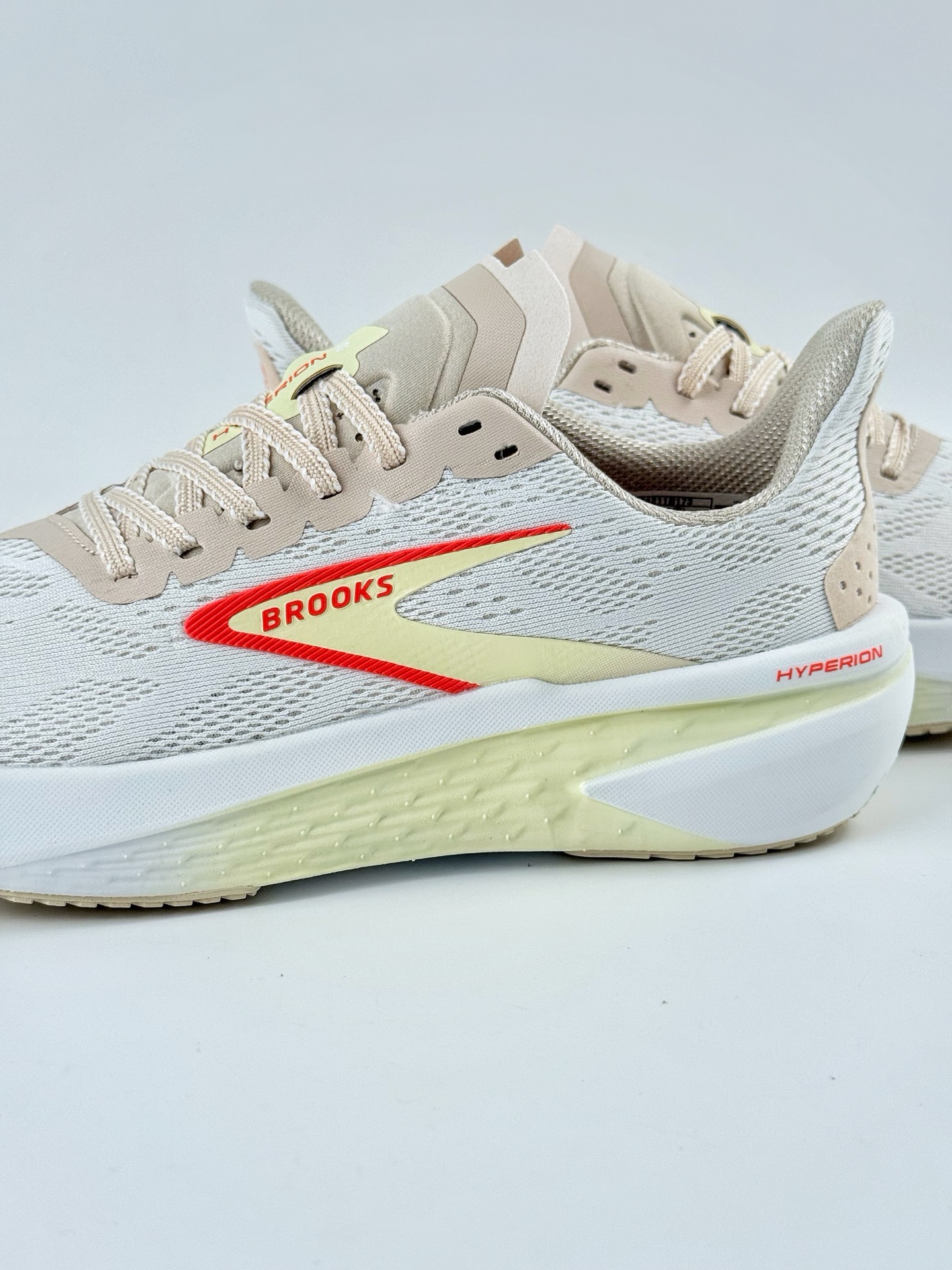 Brooks Hyperion Max 2 布鲁克斯 烈风2系列低帮透气缓震支撑休闲运动慢跑鞋 120421 1B 173 Brooks Hyperion Max 2 布鲁克斯 烈风2系列低帮透气缓震支撑休闲运动慢跑鞋 120421 1B 173