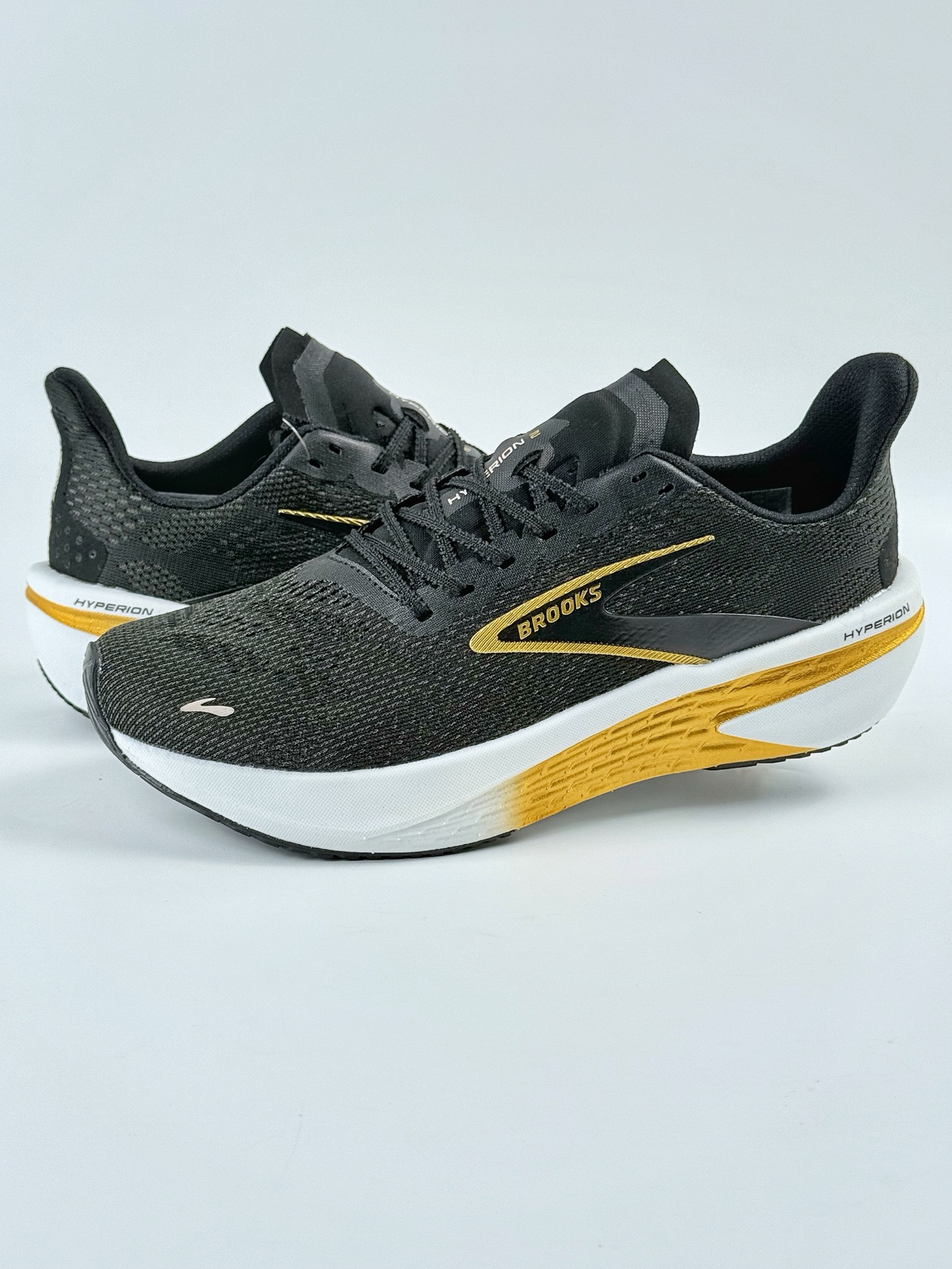 Brooks Hyperion Max 2 布鲁克斯 烈风2系列低帮透气缓震支撑休闲运动慢跑鞋  110432 1D 098