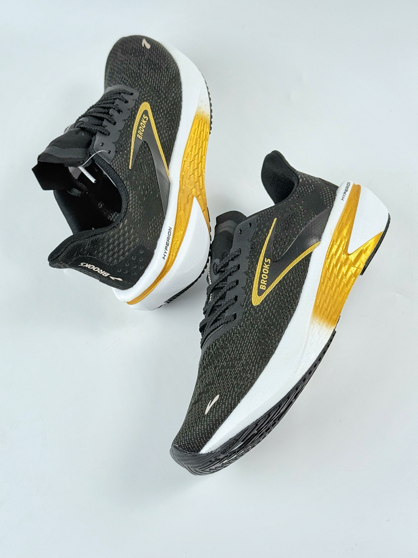 Brooks Hyperion Max 2 布鲁克斯 烈风2系列低帮透气缓震支撑休闲运动慢跑鞋  110432 1D 098