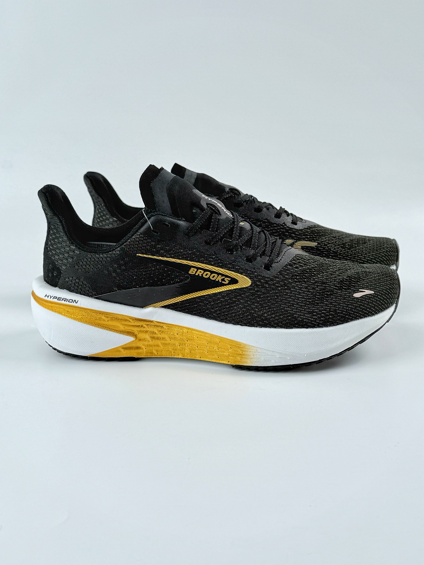 Brooks Hyperion Max 2 布鲁克斯 烈风2系列低帮透气缓震支撑休闲运动慢跑鞋  110432 1D 098