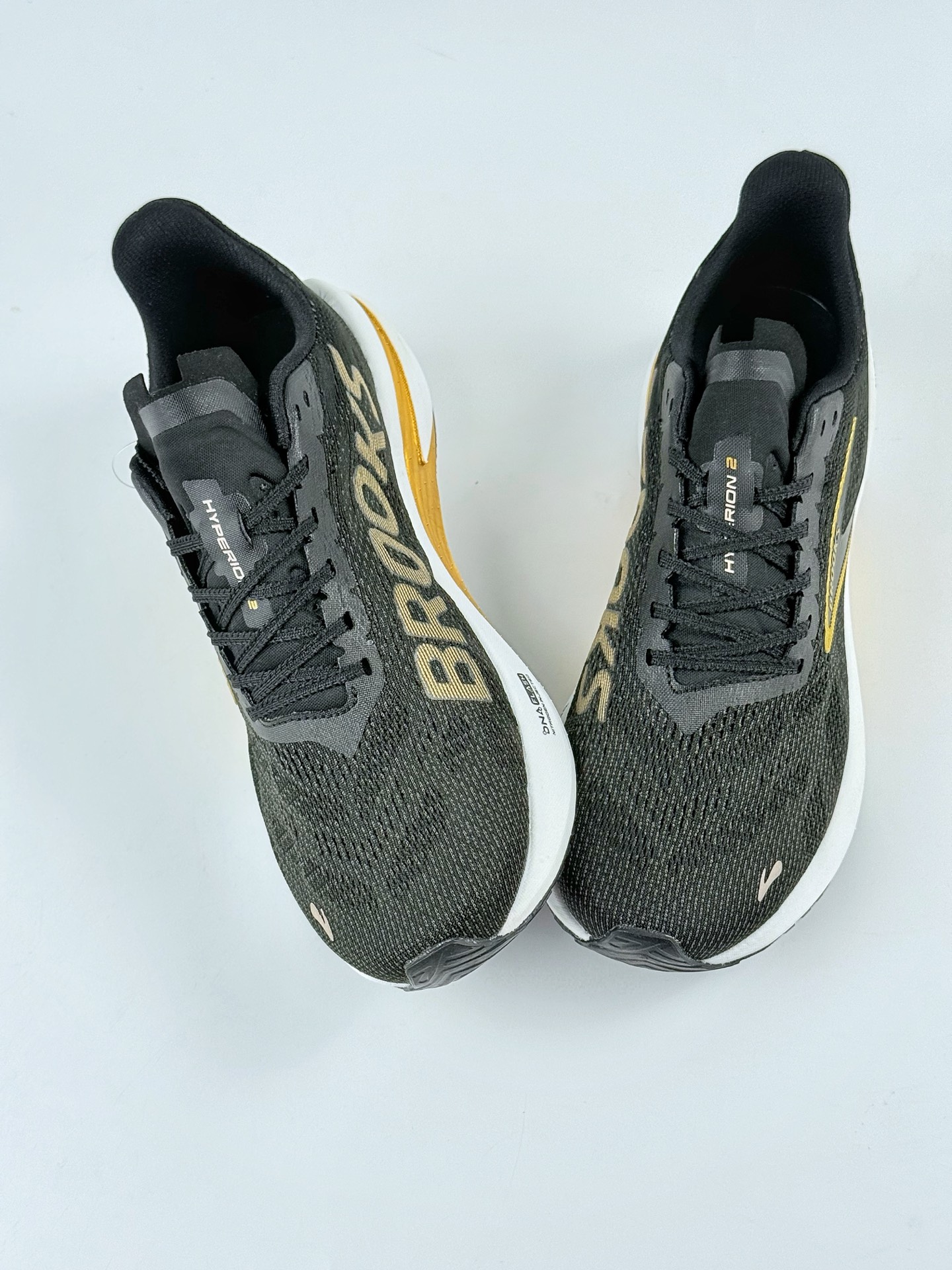 Brooks Hyperion Max 2 布鲁克斯 烈风2系列低帮透气缓震支撑休闲运动慢跑鞋  110432 1D 098