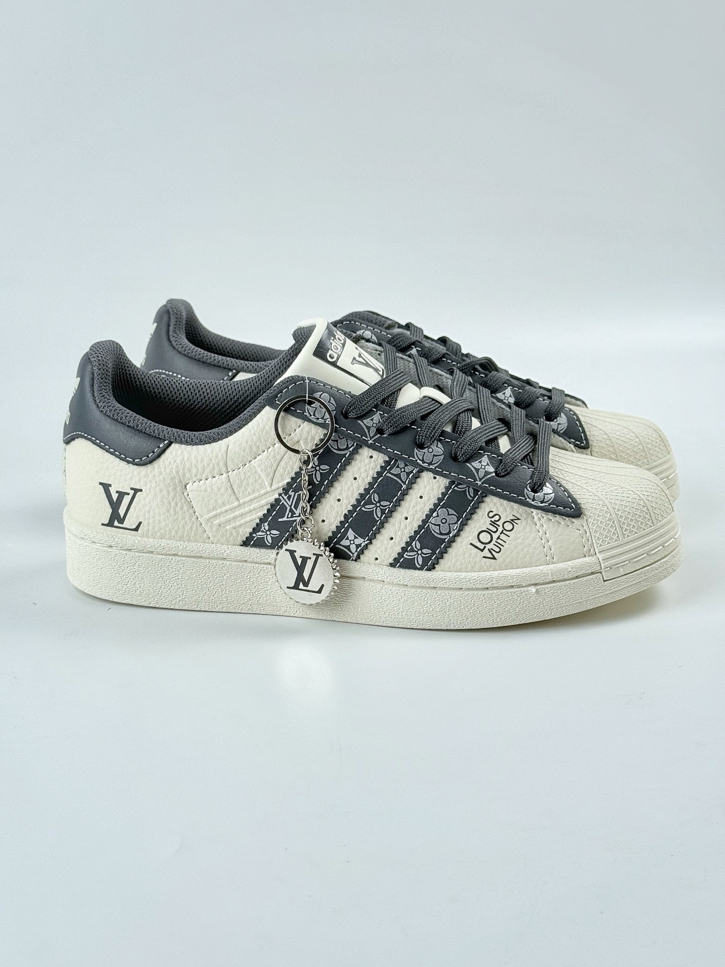 AD Originals Superstar x Louis Vuitton 白黑 AD8009