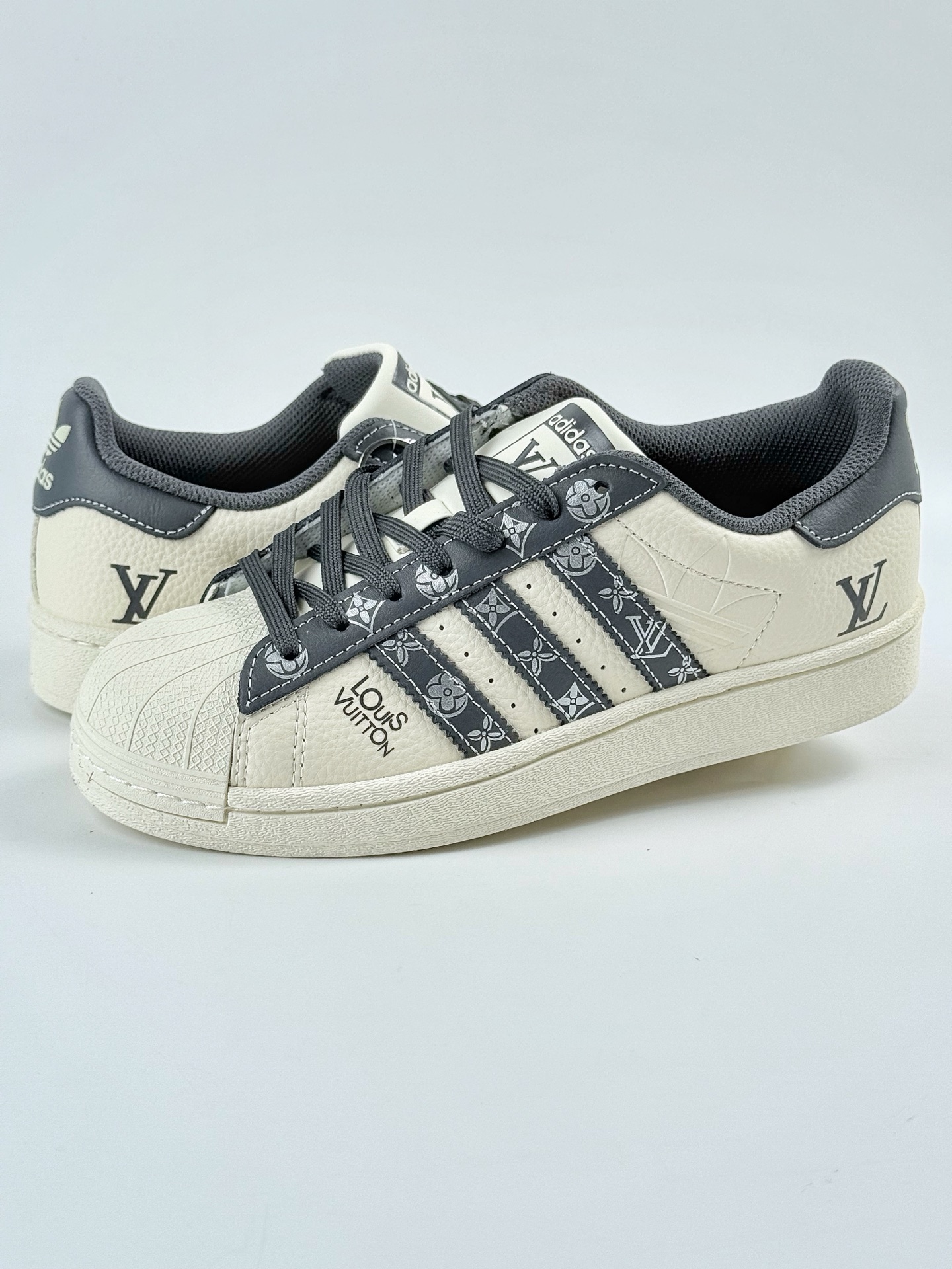 AD Originals Superstar x Louis Vuitton 白黑 AD8009