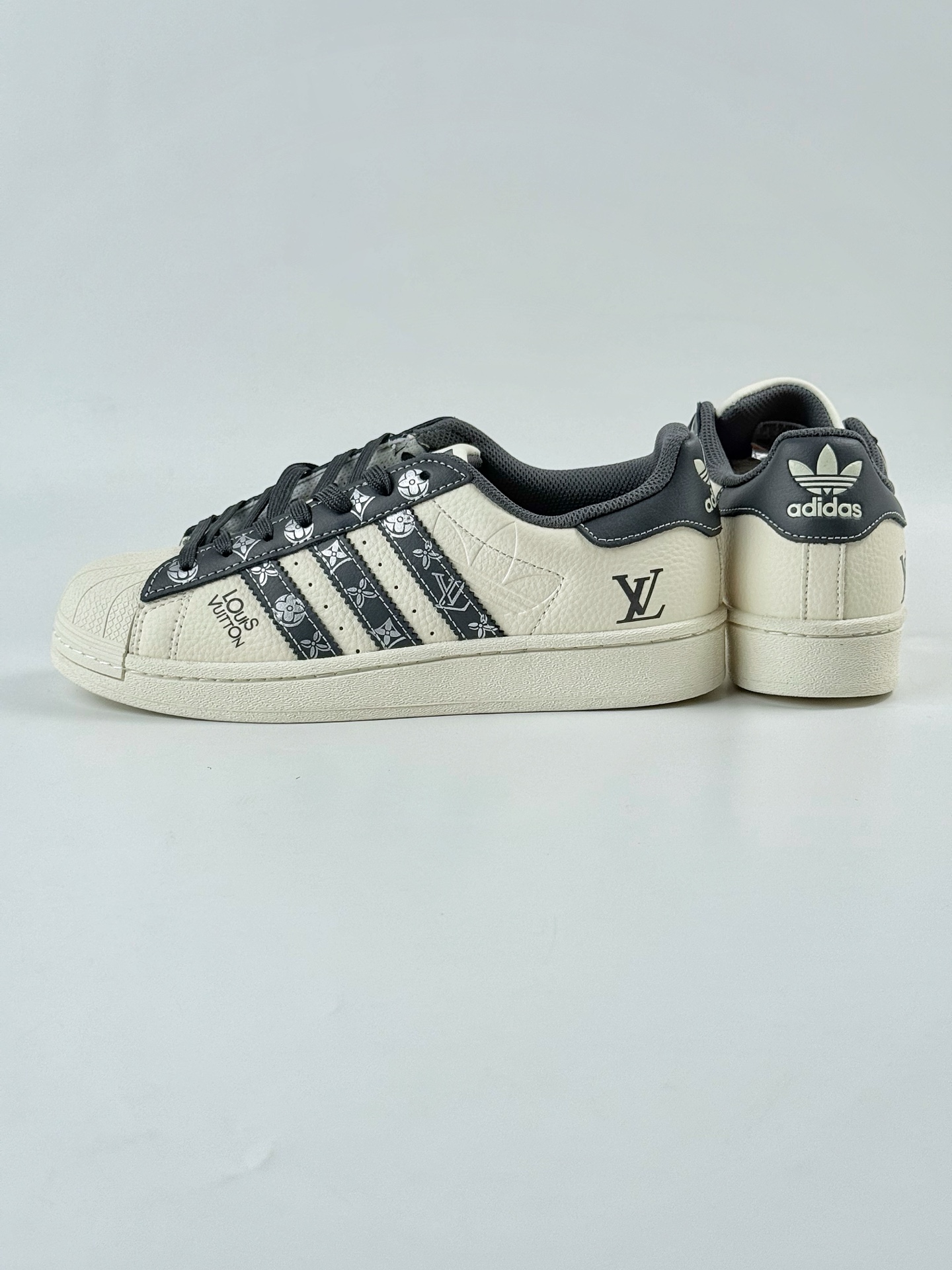 AD Originals Superstar x Louis Vuitton 白黑 AD8009