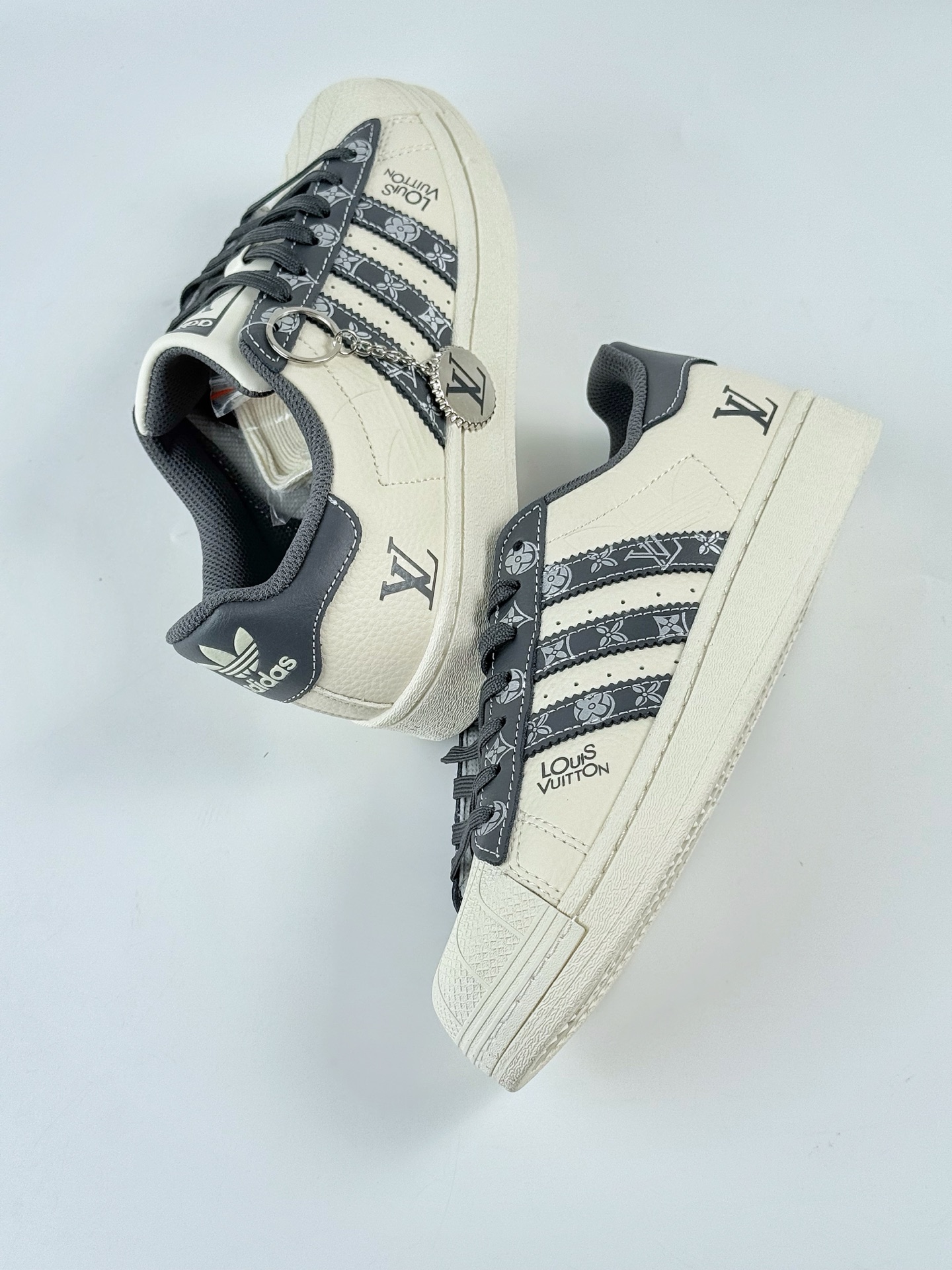 AD Originals Superstar x Louis Vuitton 白黑 AD8009