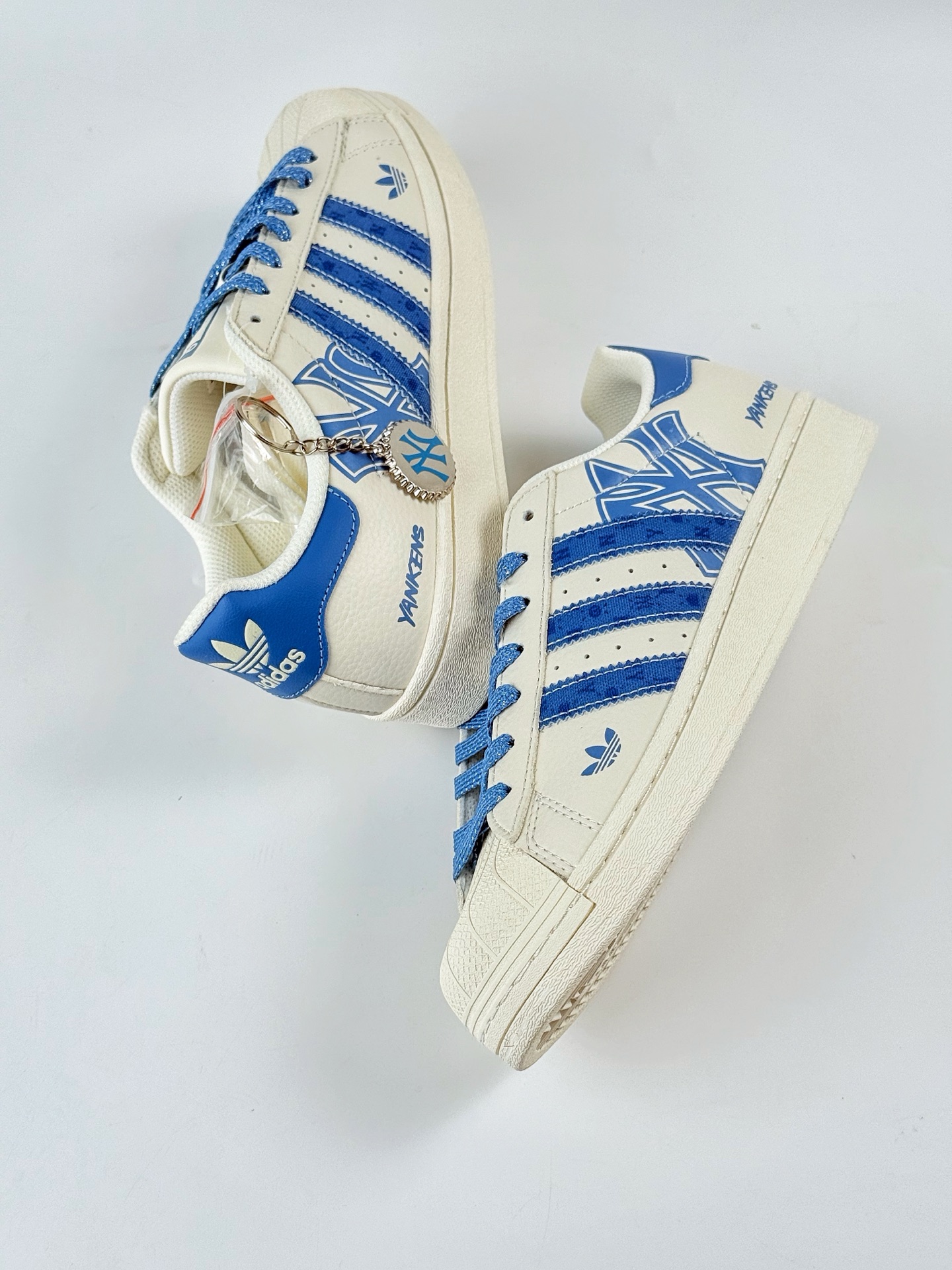 AD Originals Superstar x MLB 白蓝满天星  XS0012