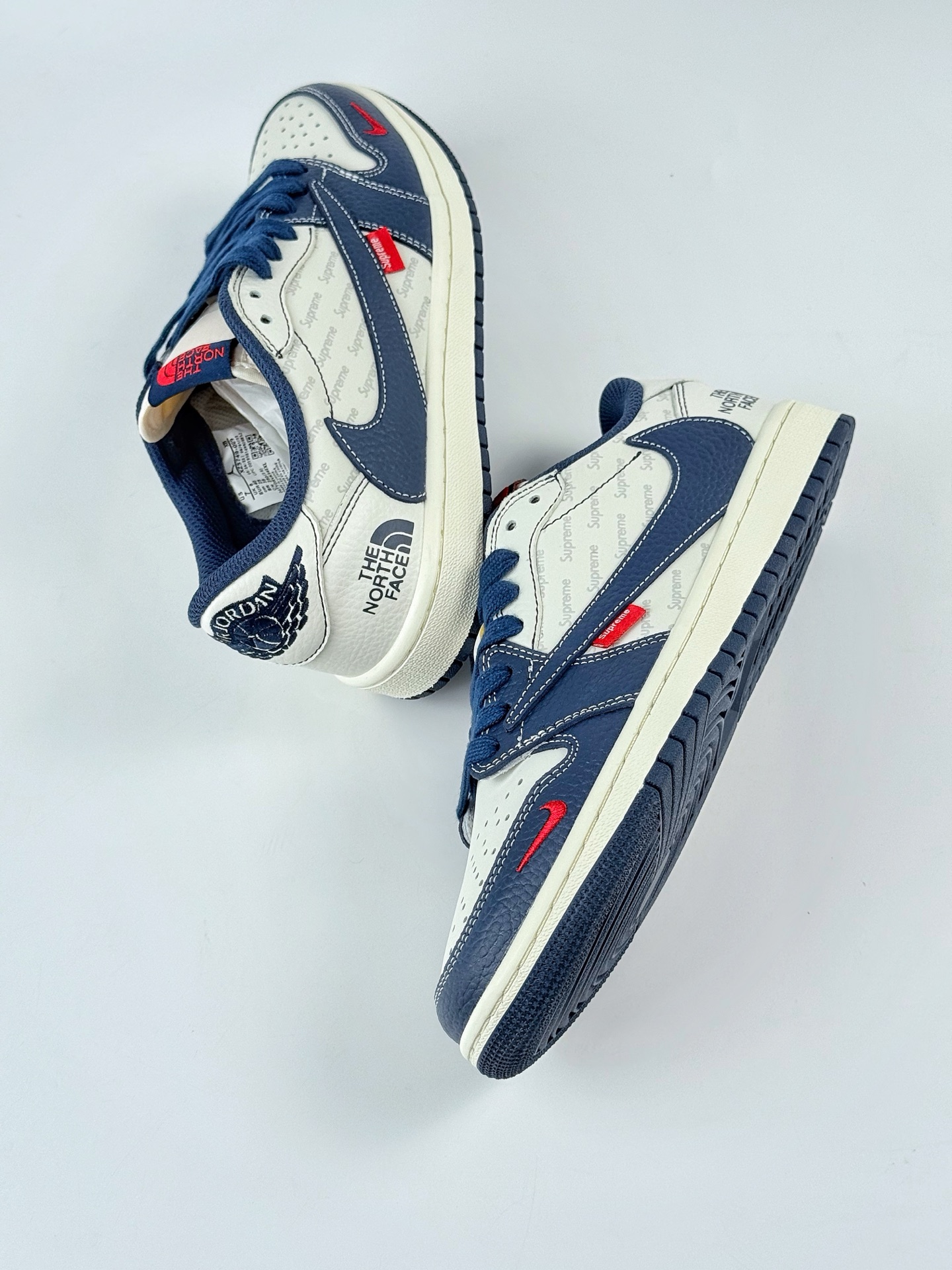 Travis Scott x Nike Air Jordan 1 Low x The North Face Air Jordan 1 Low 反转蓝白红小勾倒钩  XZ5749-009